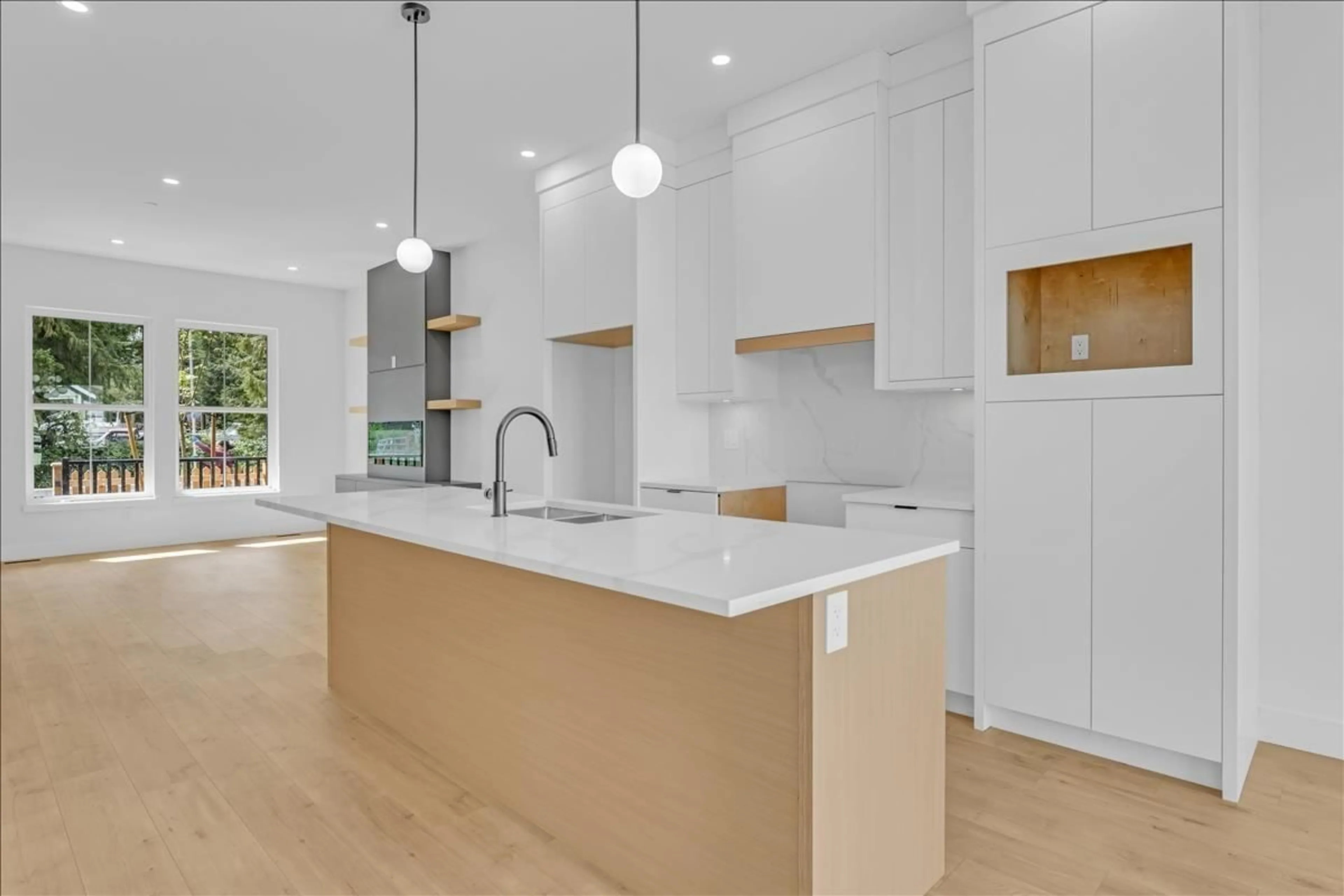 Open concept kitchen, ceramic/tile floor for 20487 74B, Langley British Columbia V2Y1V5
