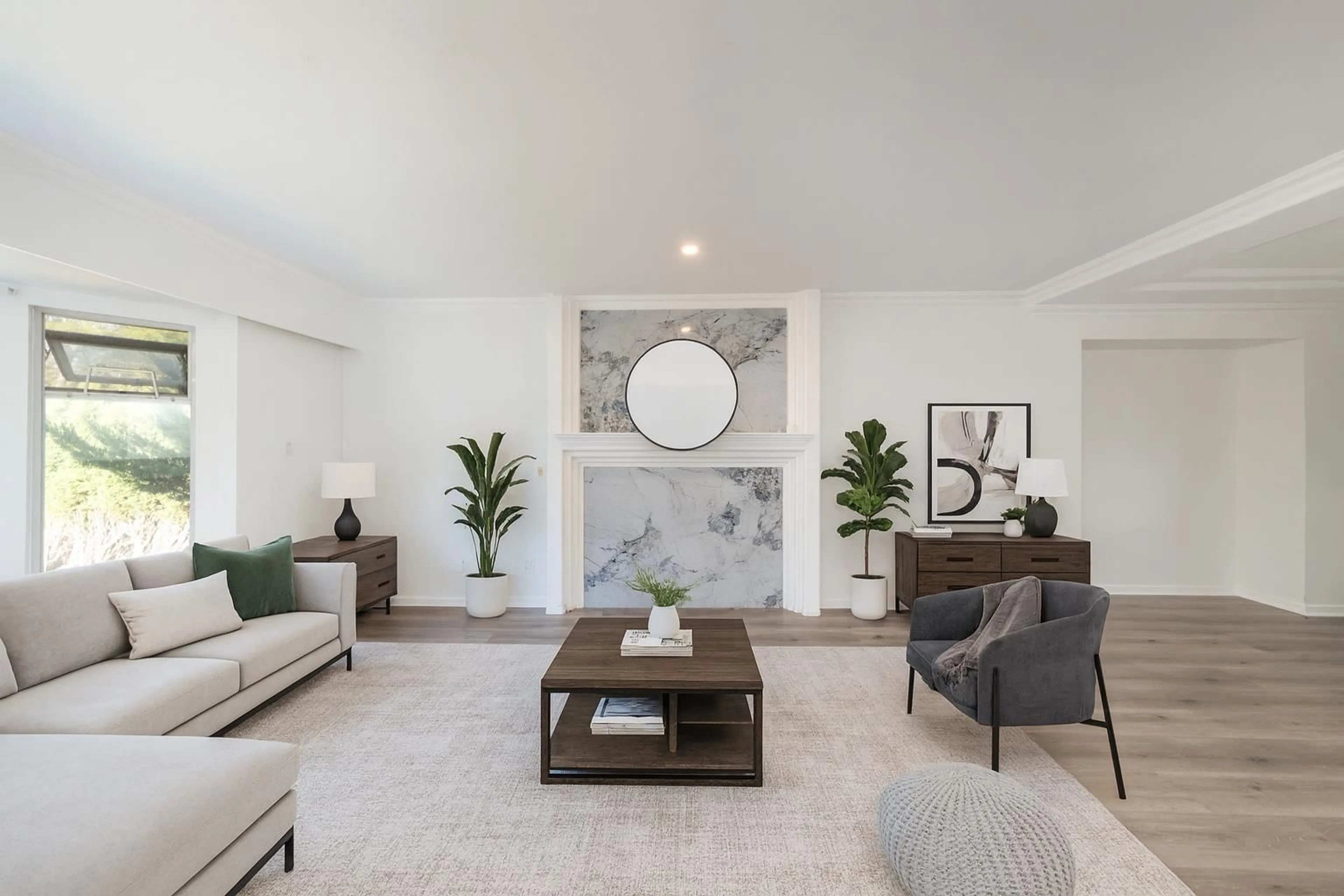 Living room with furniture, unknown for 15032 SWALLOW, Surrey British Columbia V3R4X2