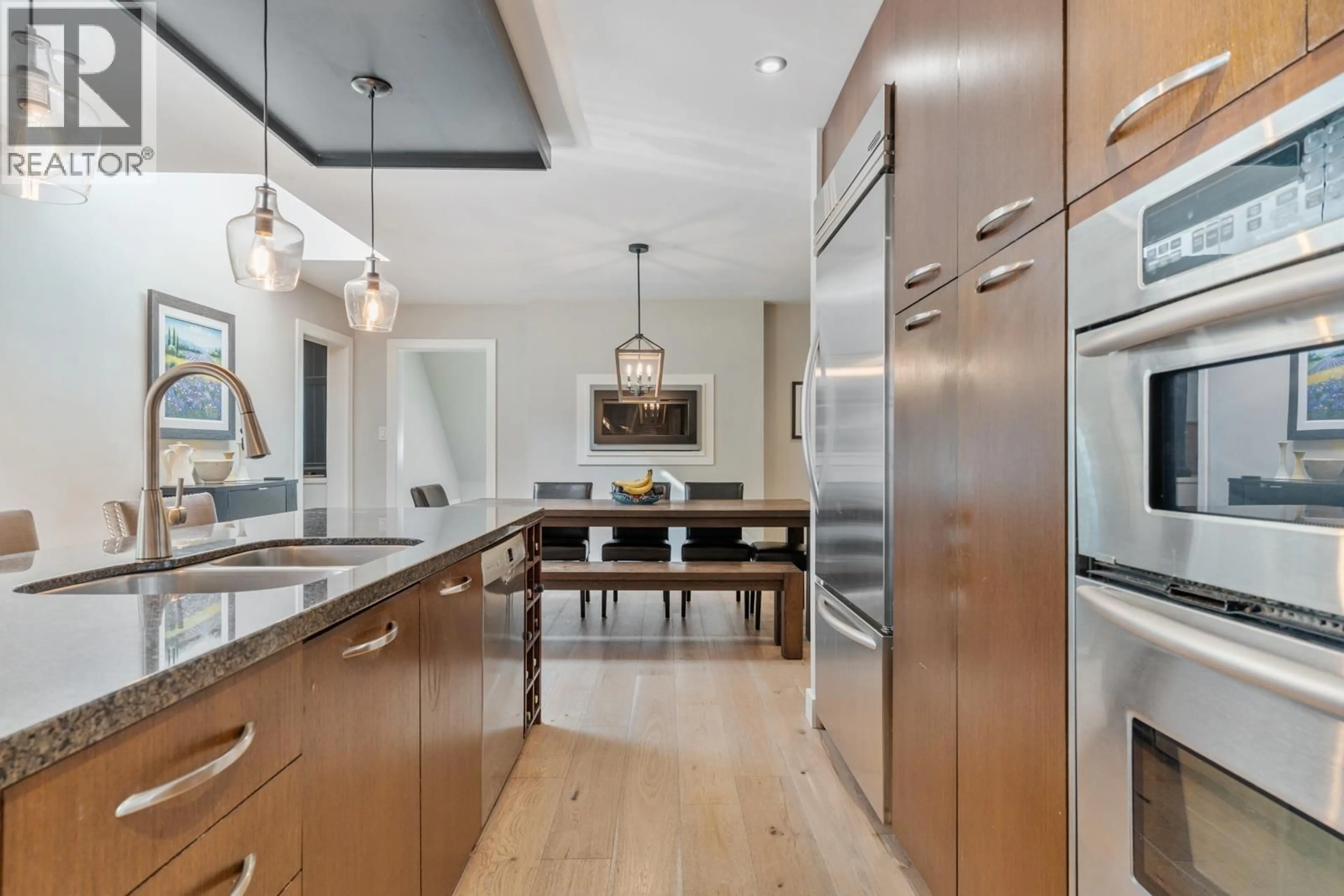 Contemporary kitchen, unknown for 3760 BAYRIDGE AVENUE, West Vancouver British Columbia V7V3J2