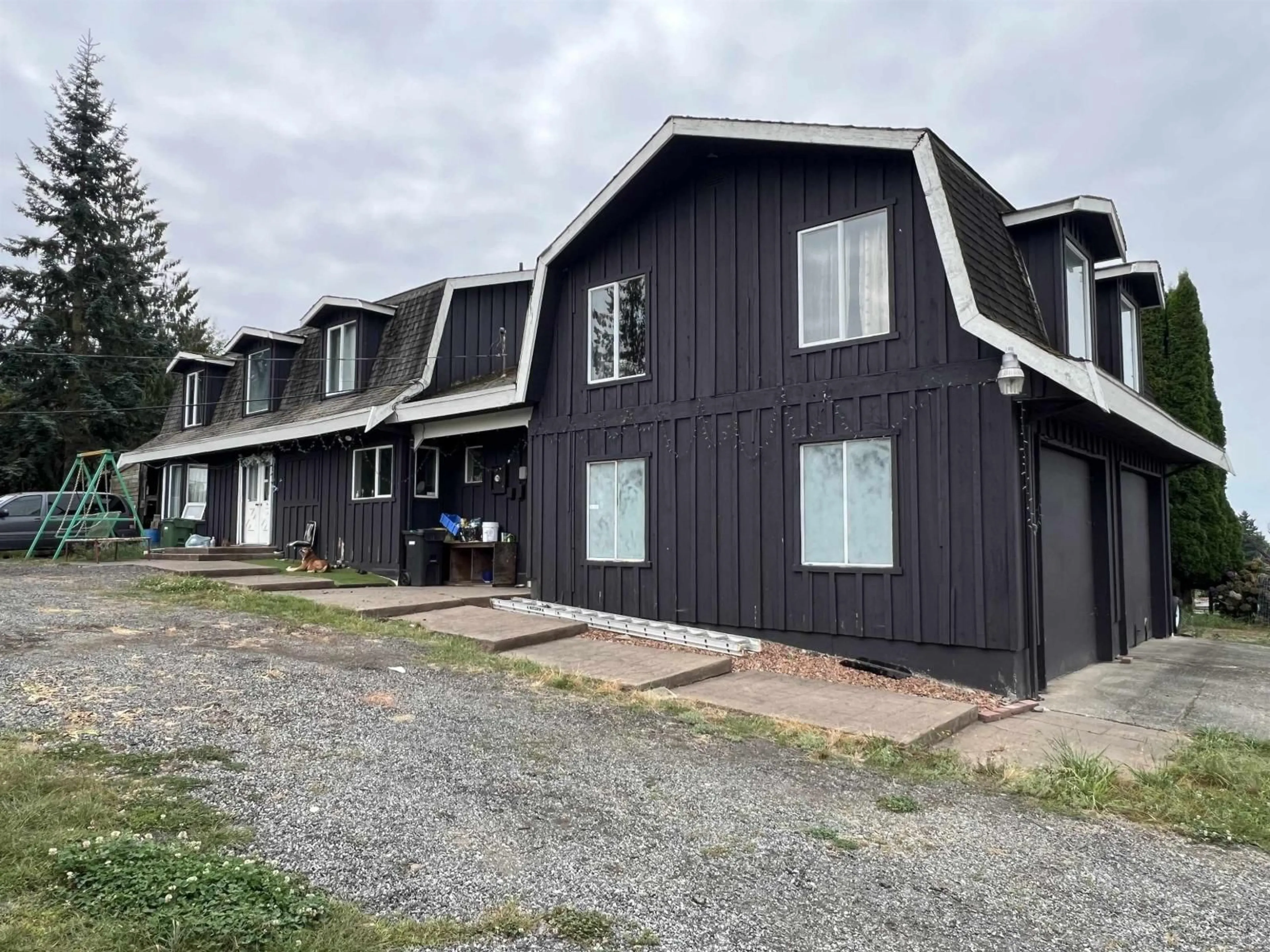A pic from outside/outdoor area/front of a property/back of a property/a pic from drone, building for 6863 BRADNER, Abbotsford British Columbia V4X2C6