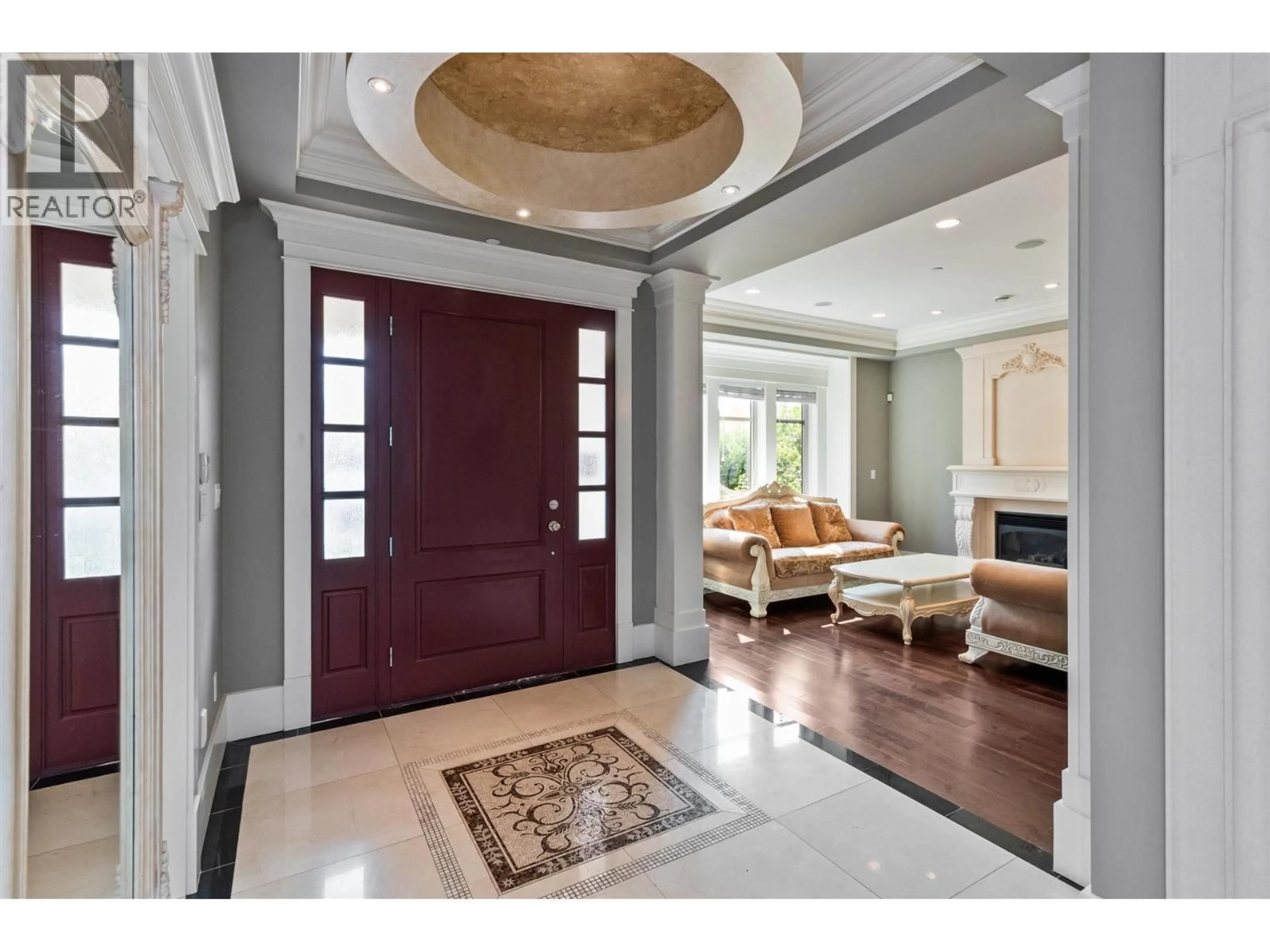 Indoor entryway for 2055 46TH AVENUE, Vancouver British Columbia V6M2K8