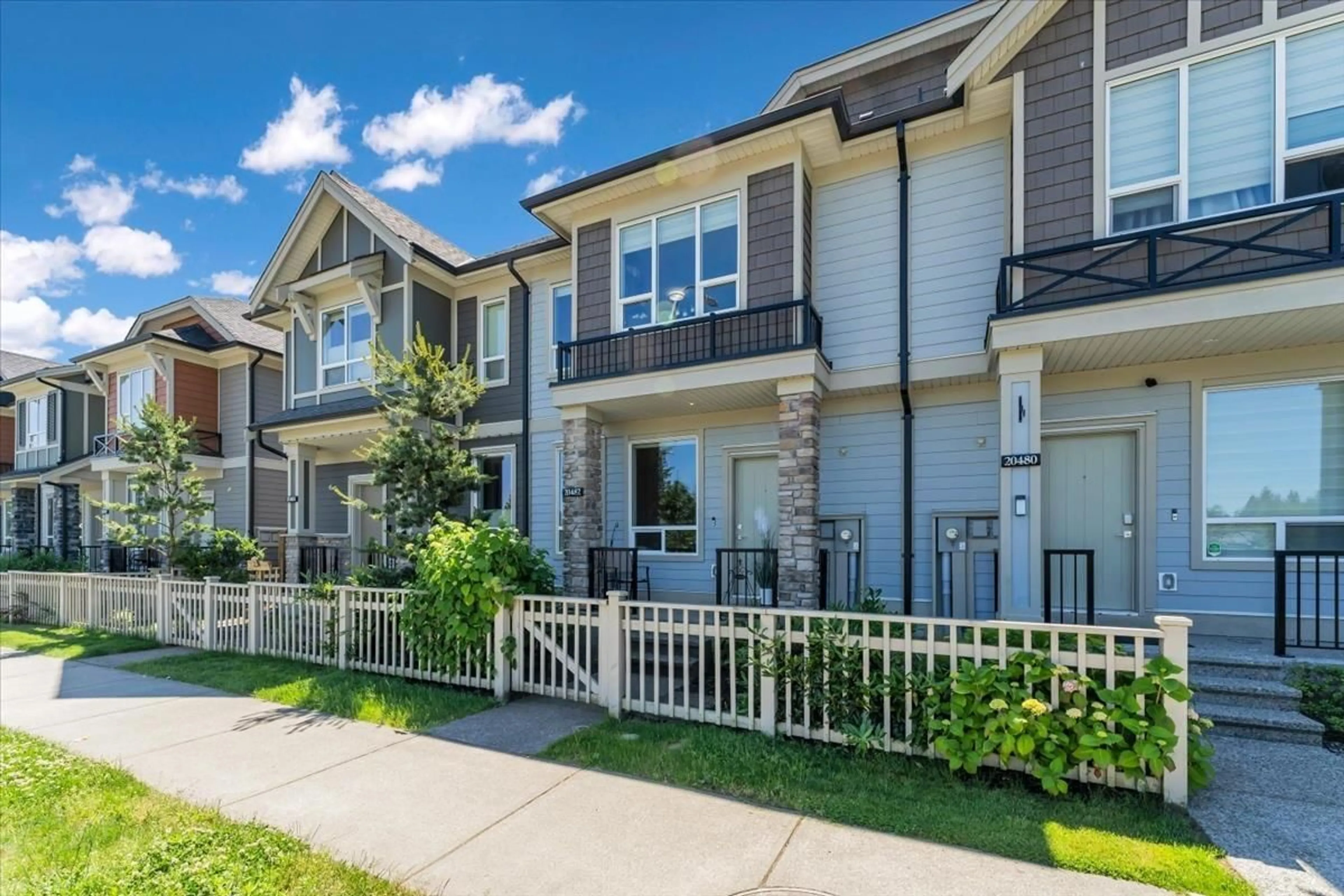 Home with vinyl exterior material, street for 20482 78, Langley British Columbia V2Y4K3
