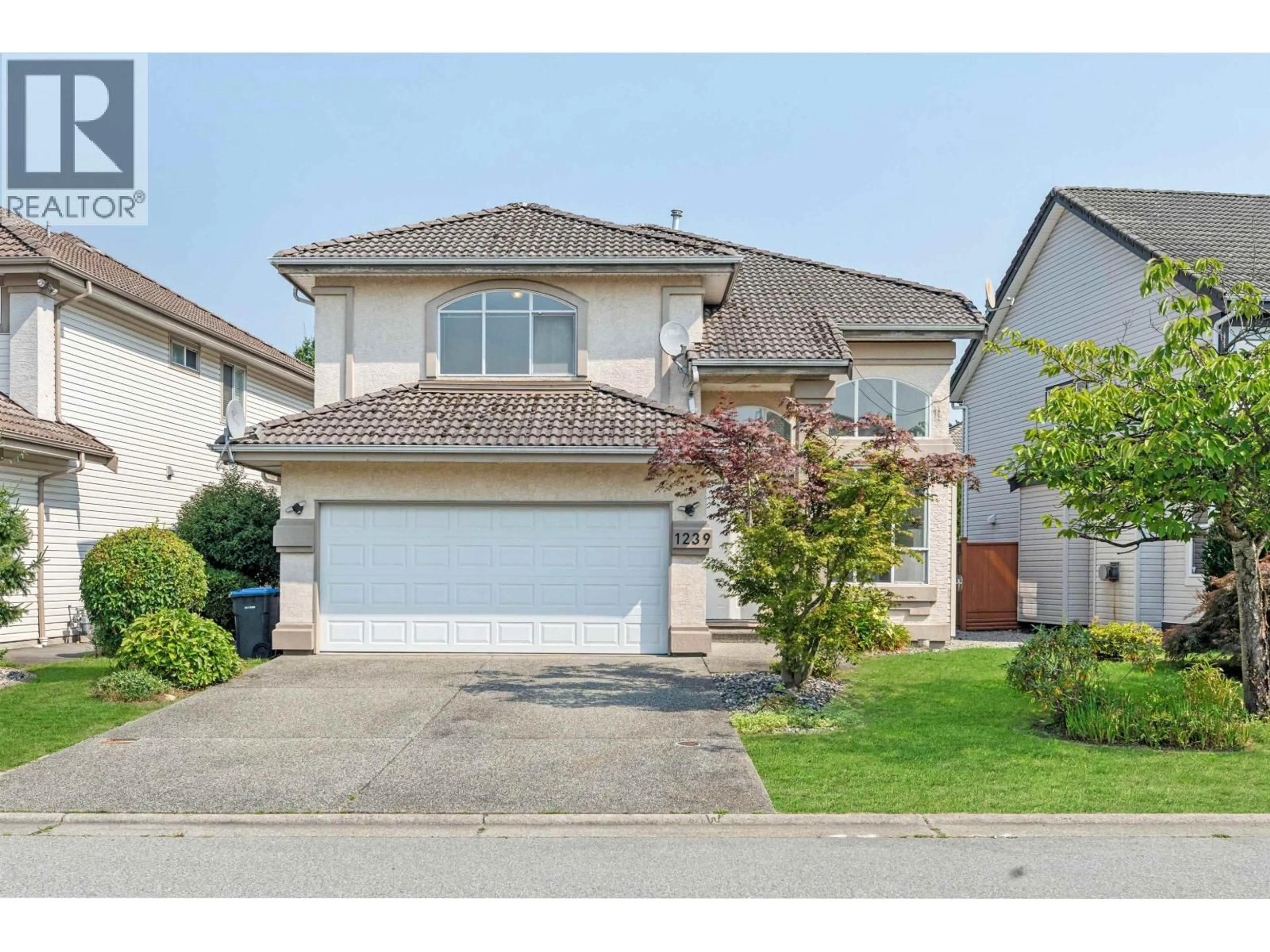 Home with vinyl exterior material, street for 1239 THAMES CLOSE, Port Coquitlam British Columbia V3B7X9