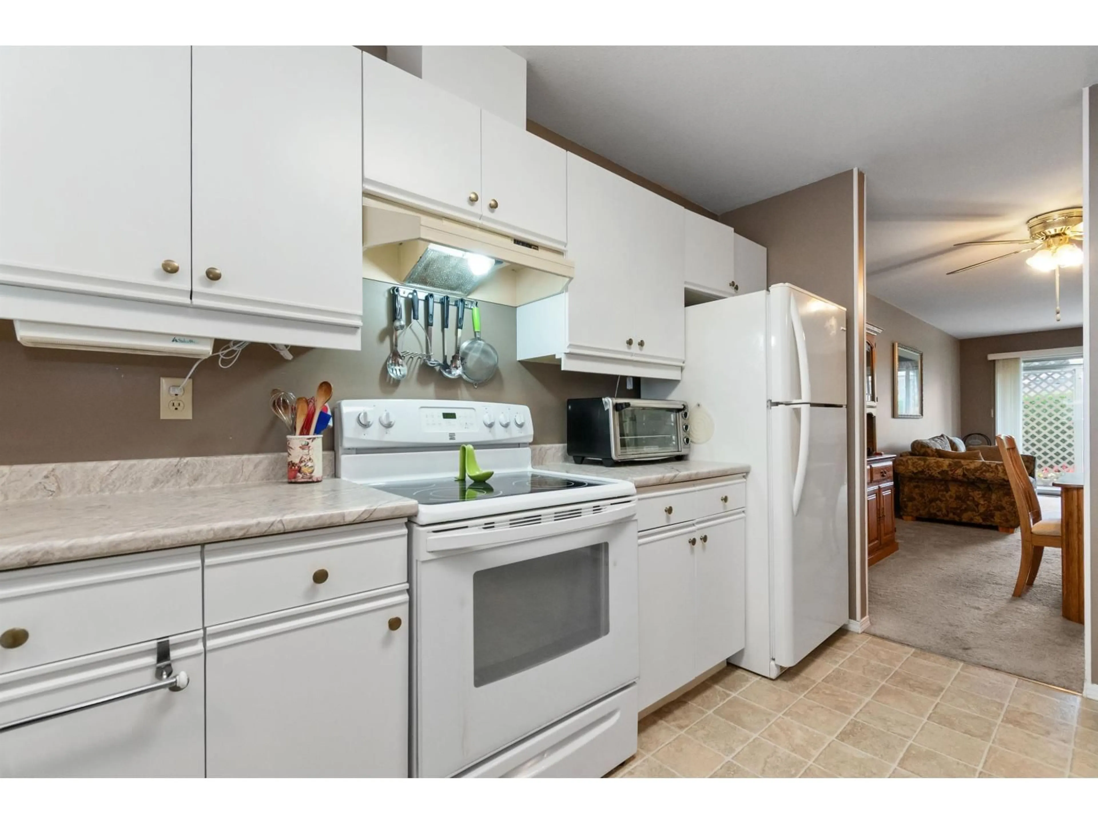 Standard kitchen, ceramic/tile floor for 255 - 7610 EVANS ROAD, Chilliwack British Columbia V2R2Z5