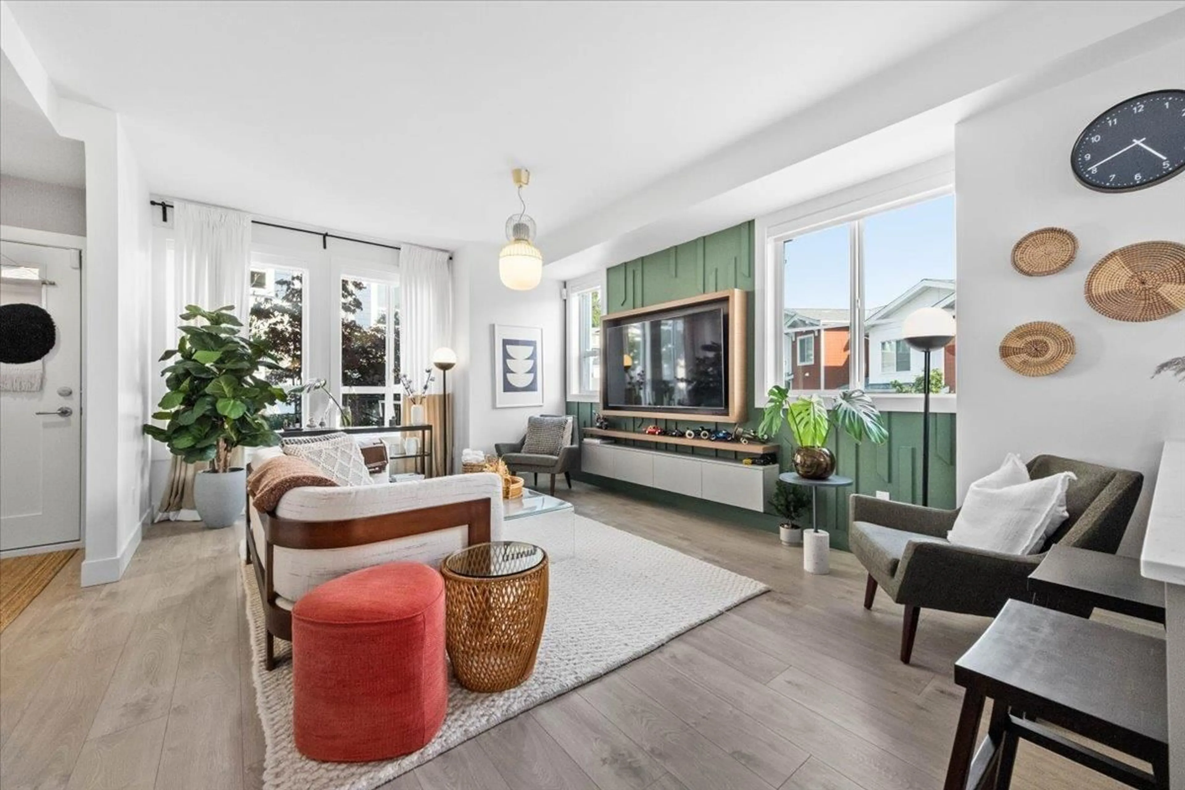Living room with furniture, unknown for 54 - 16561 17A, Surrey British Columbia V3Z1J3