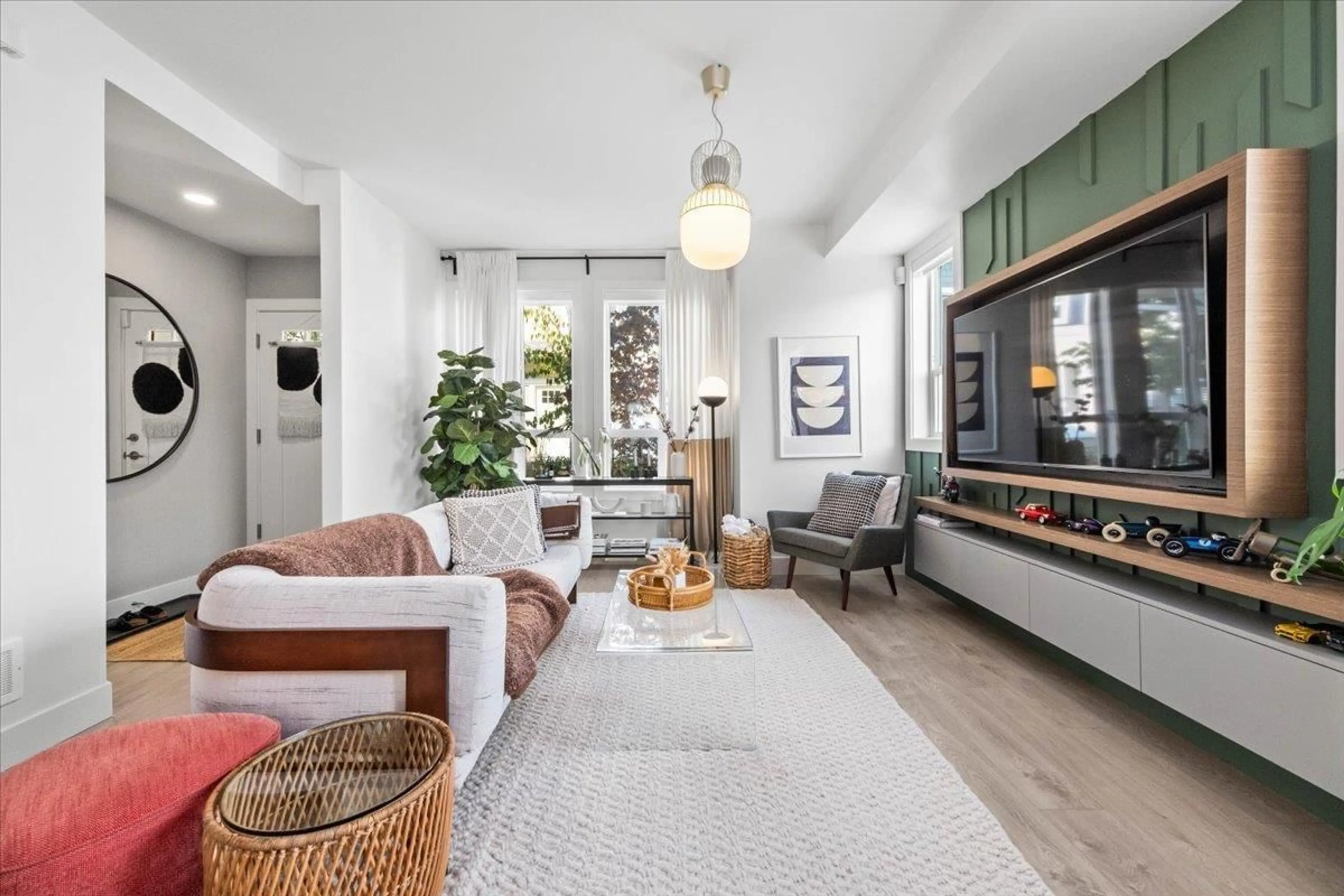 Living room with furniture, unknown for 54 - 16561 17A, Surrey British Columbia V3Z1J3