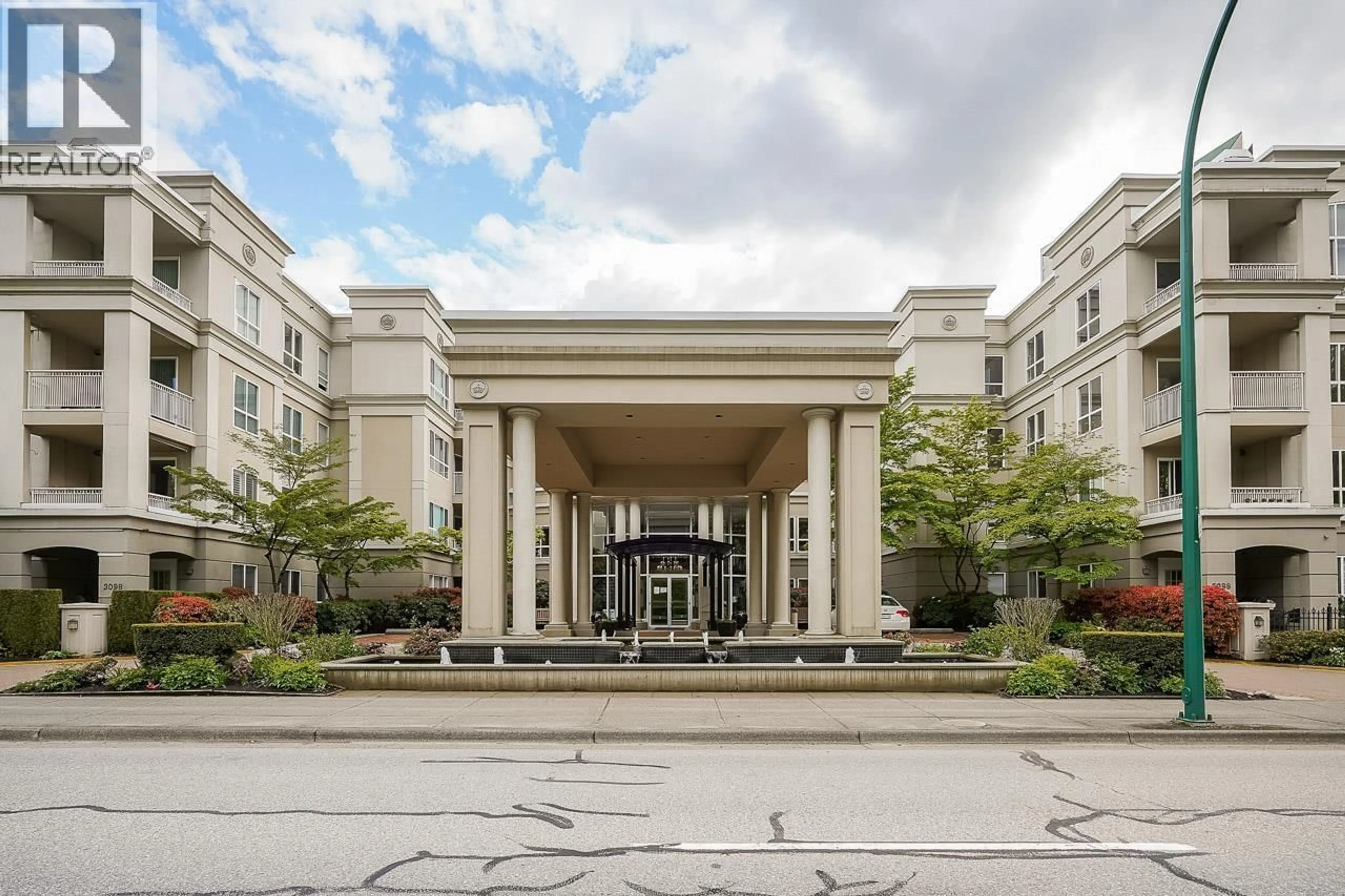 Unknown for 218 - 3098 GUILDFORD WAY, Coquitlam British Columbia V3B7W8