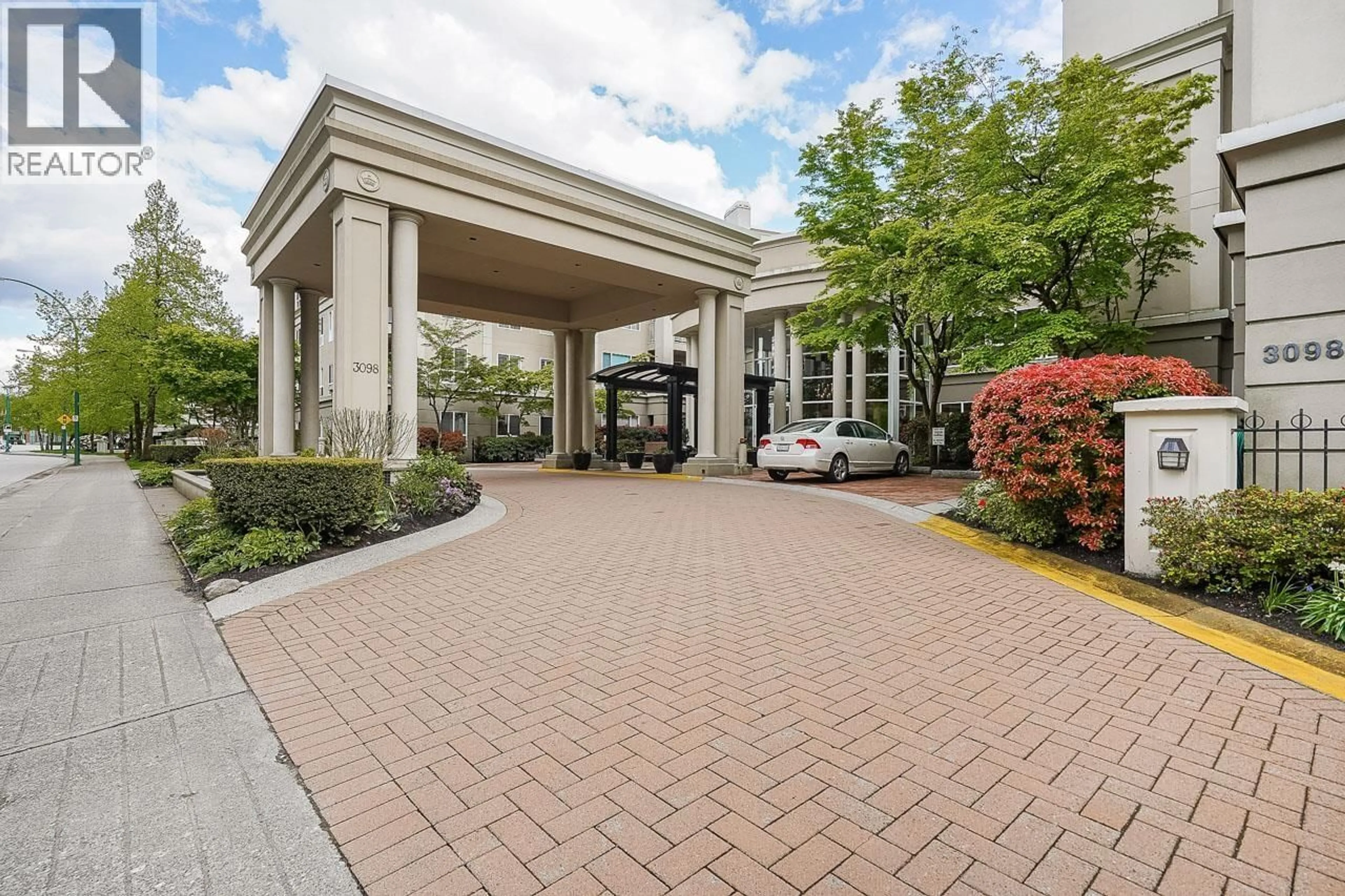 Unknown for 218 - 3098 GUILDFORD WAY, Coquitlam British Columbia V3B7W8