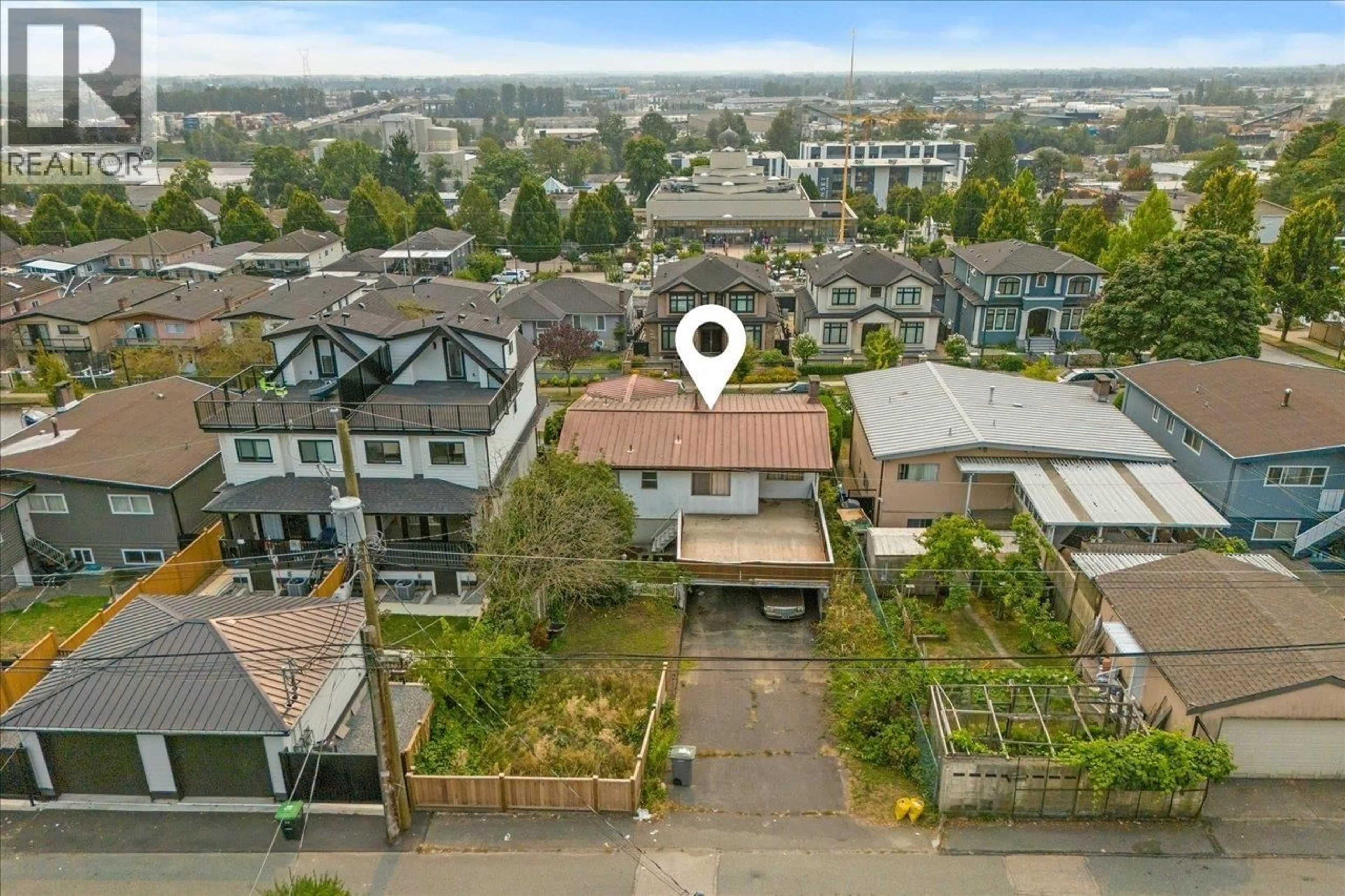 A pic from outside/outdoor area/front of a property/back of a property/a pic from drone, unknown for 1149 63RD AVENUE, Vancouver British Columbia V5X2L3