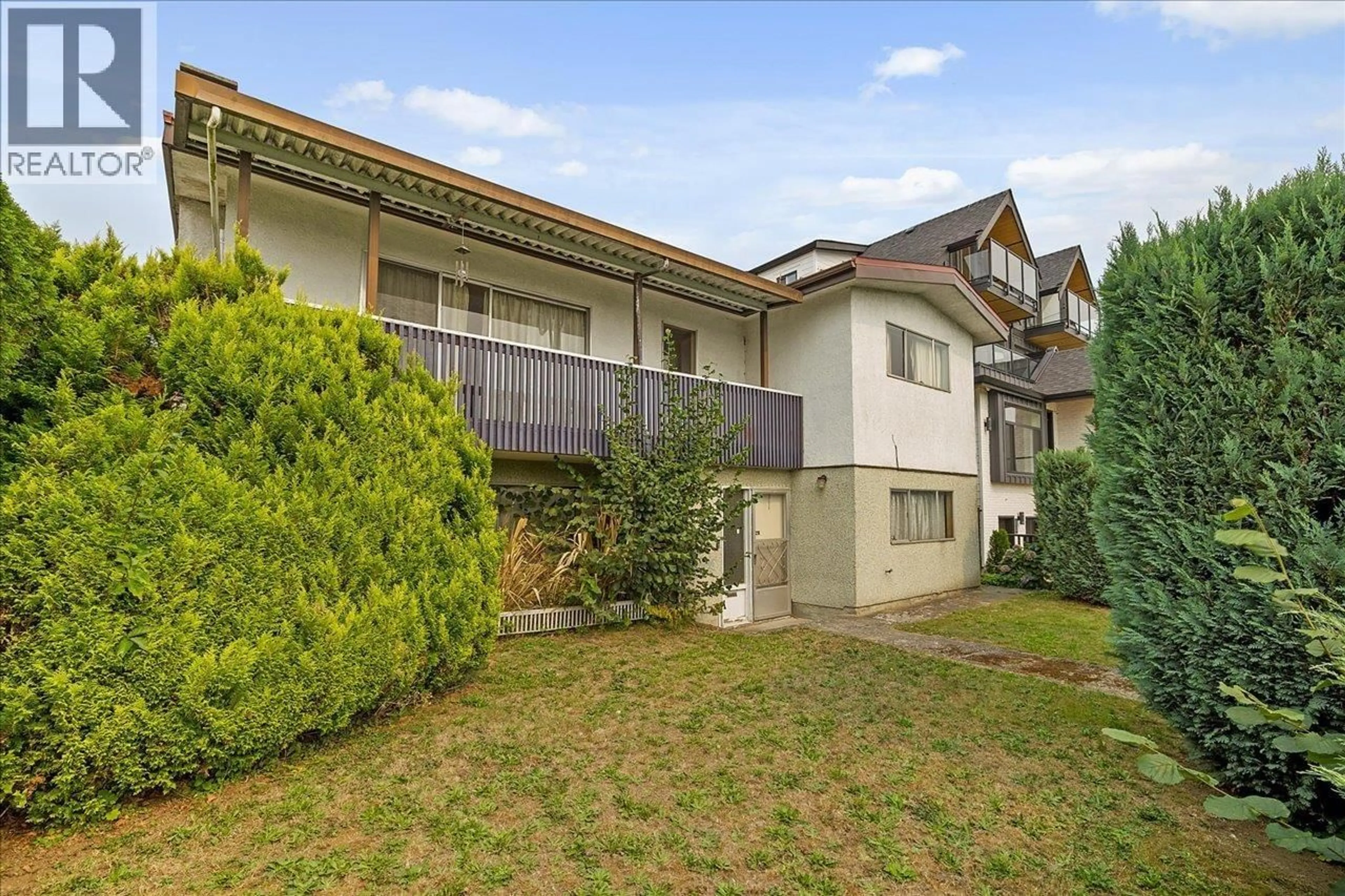 A pic from outside/outdoor area/front of a property/back of a property/a pic from drone, building for 1149 63RD AVENUE, Vancouver British Columbia V5X2L3