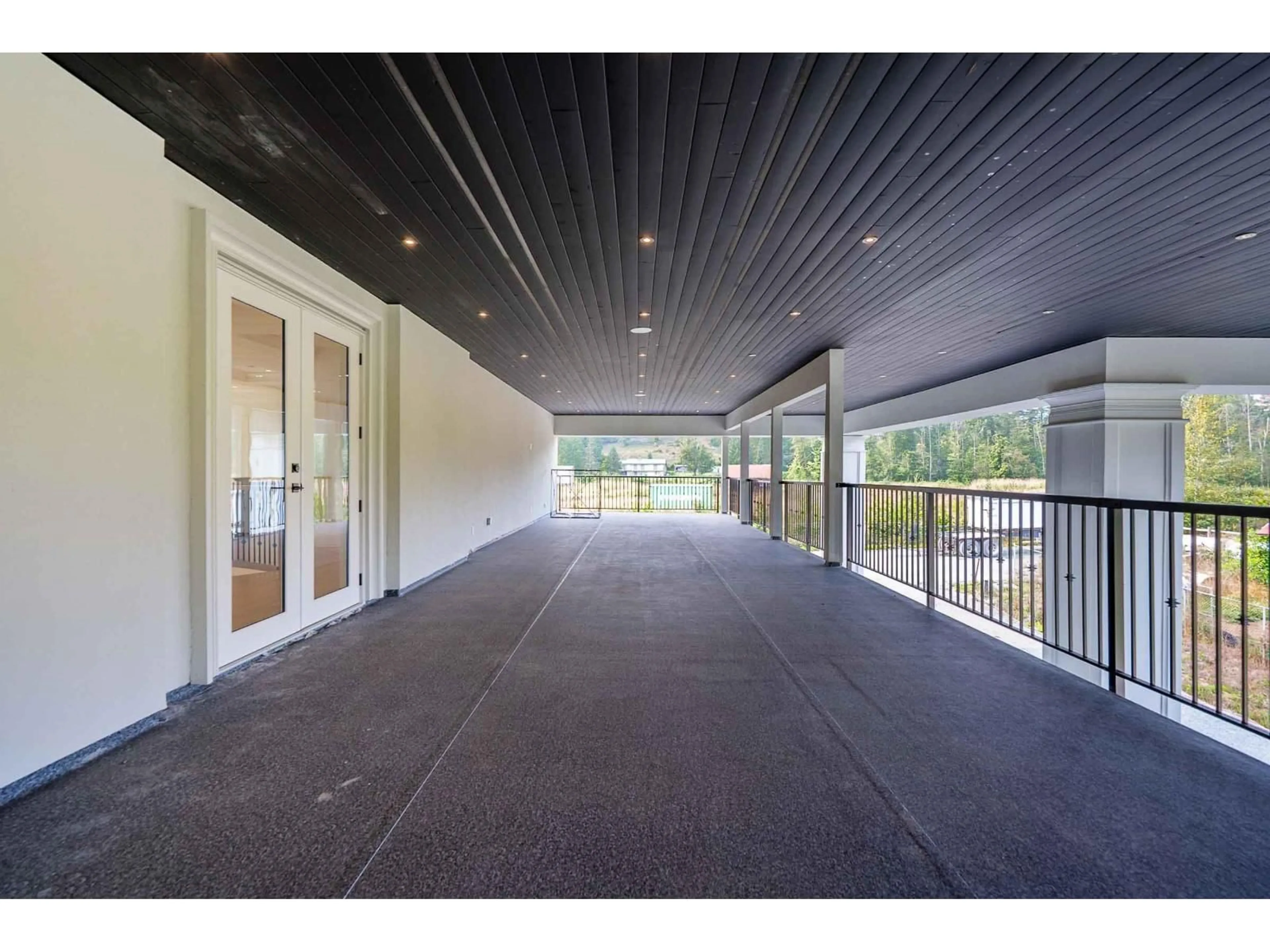 Indoor foyer for 26607 64, Langley British Columbia V4W1P9