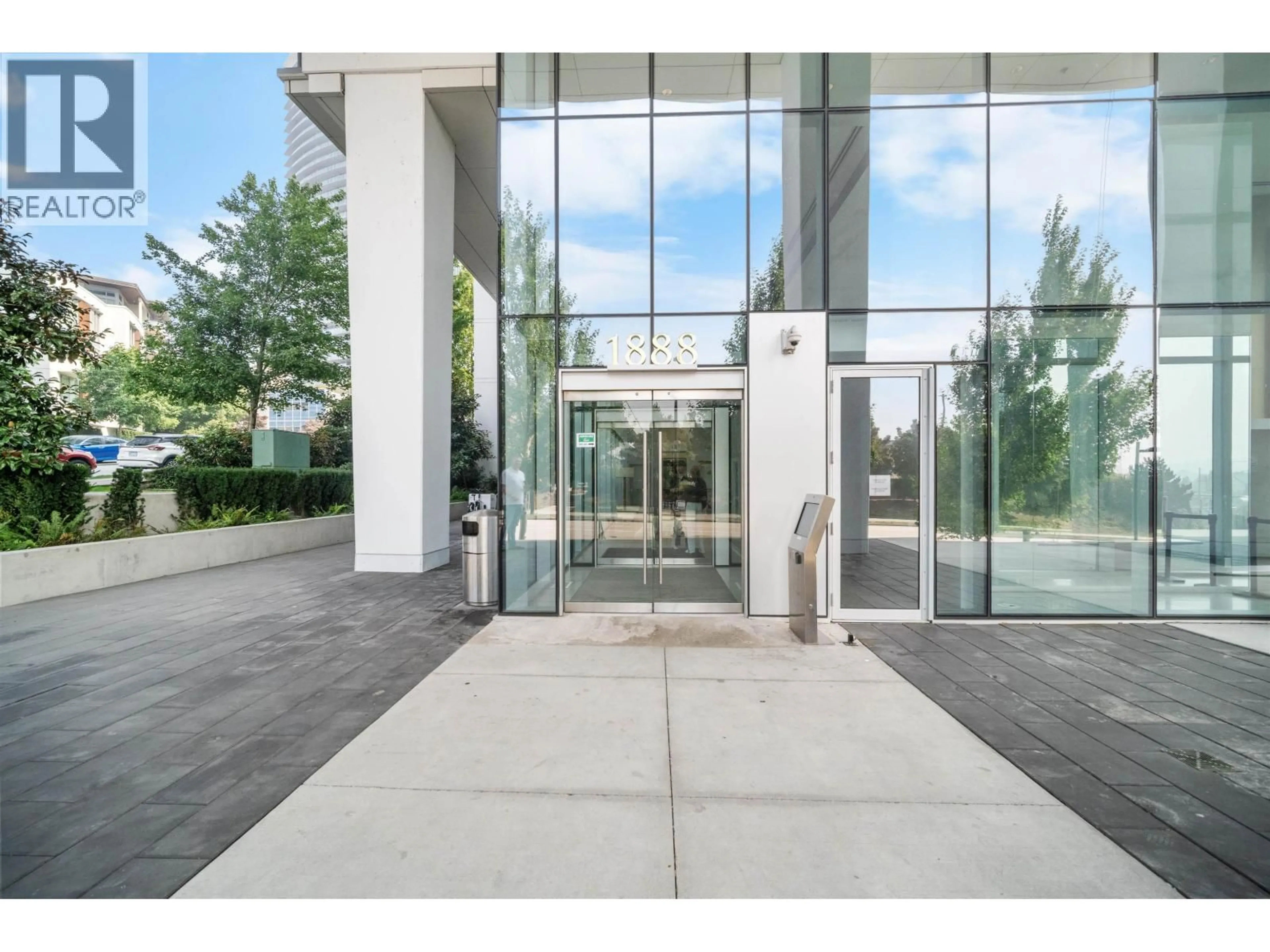 Indoor foyer for 1409 - 1888 GILMORE AVENUE, Burnaby British Columbia V5C0L2