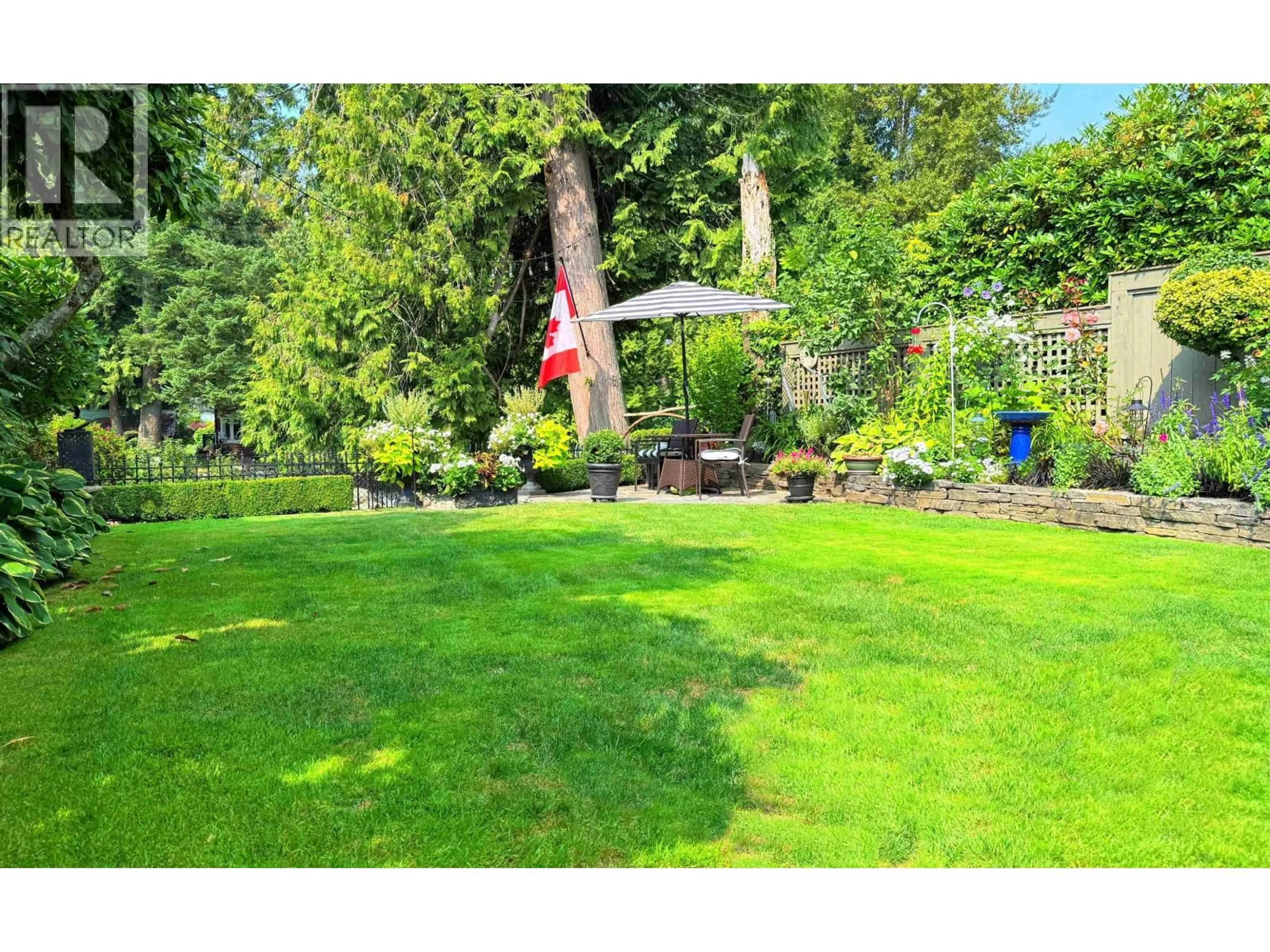 Patio, unknown for 849 RIVERSIDE DRIVE, North Vancouver British Columbia V7H1V6