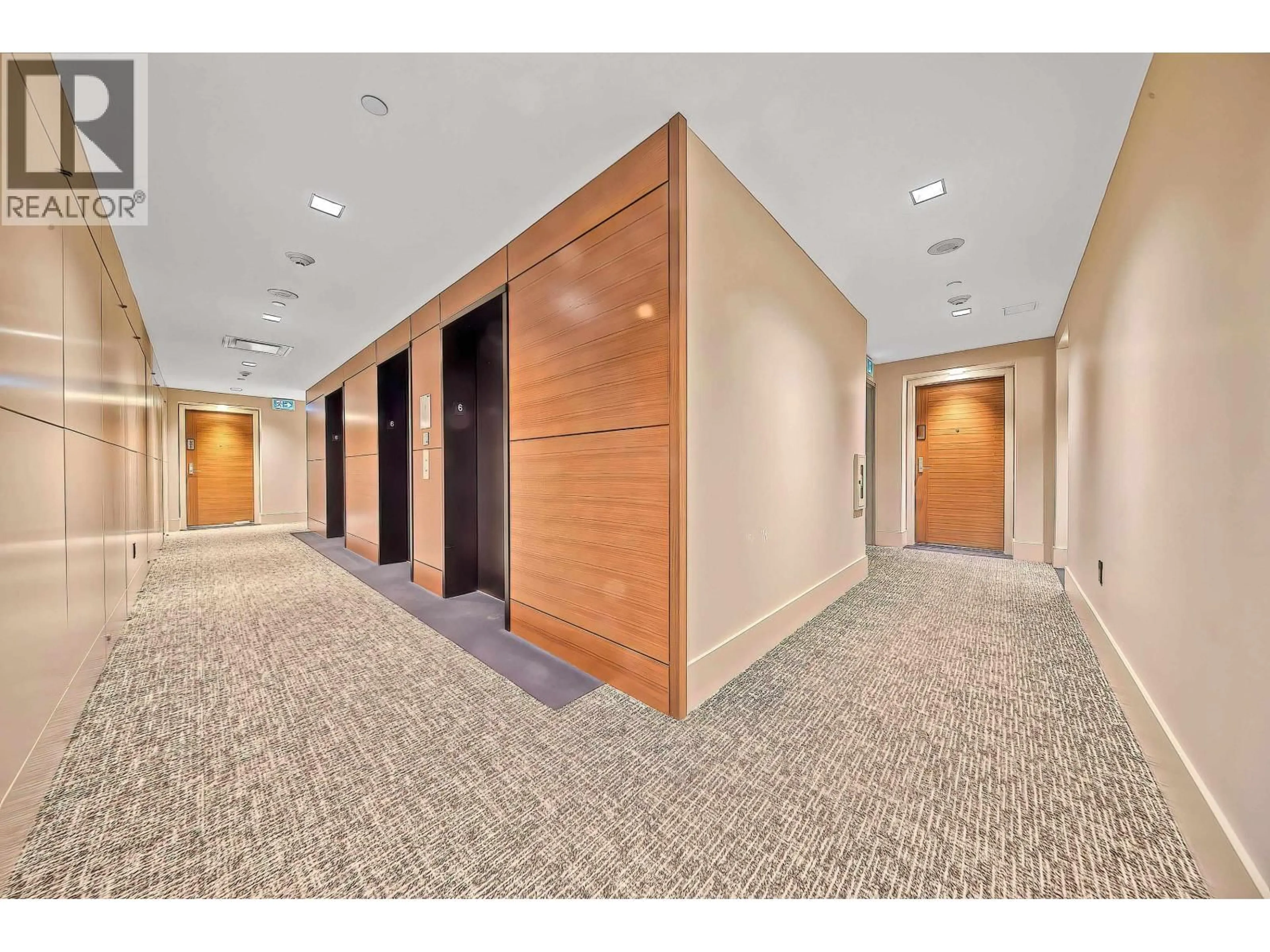 Indoor foyer for 2703 - 4360 BERESFORD STREET, Burnaby British Columbia V5H0G2