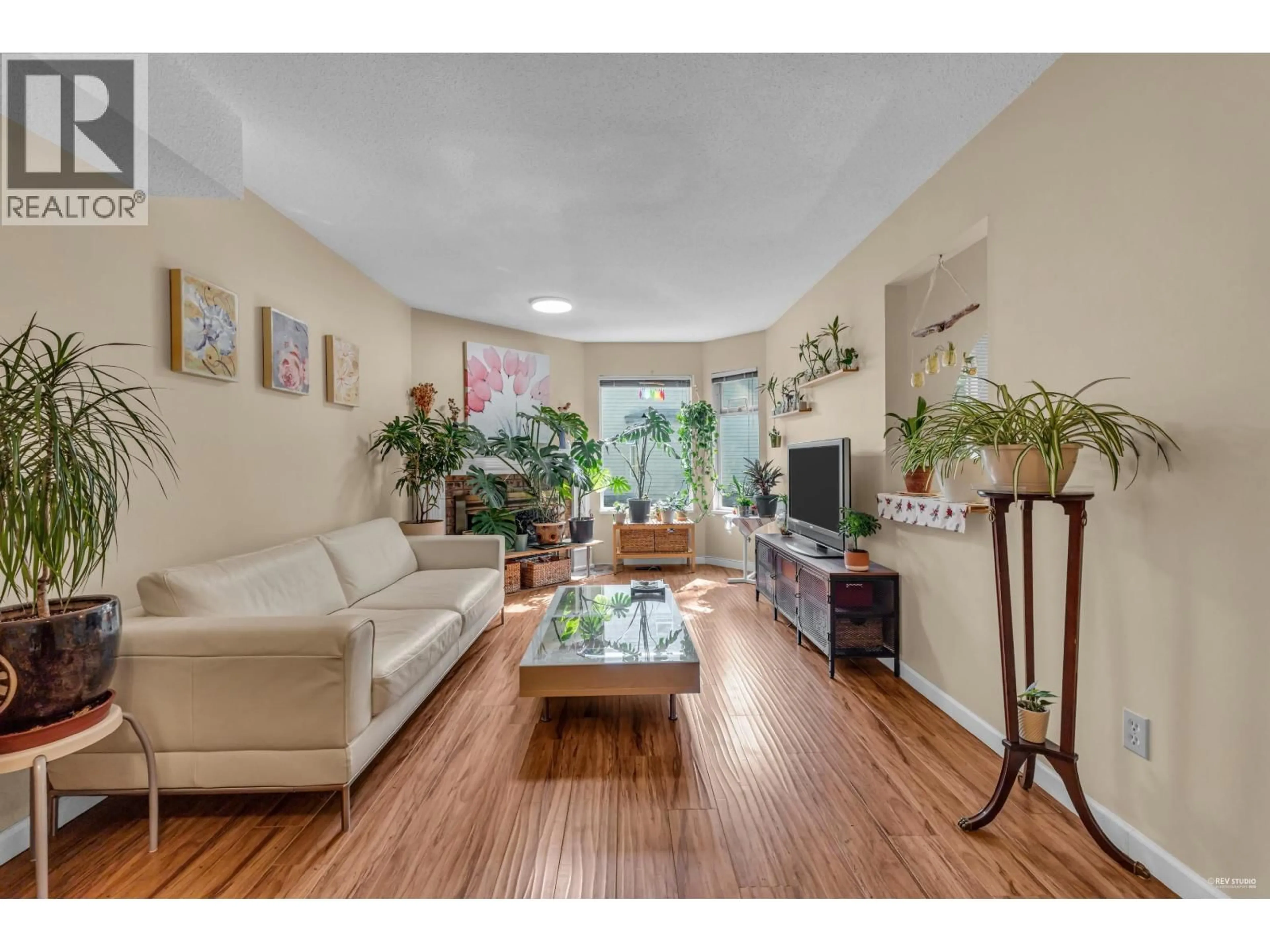 Living room with furniture, unknown for 14 - 8751 BENNETT ROAD, Richmond British Columbia V6Y3N6