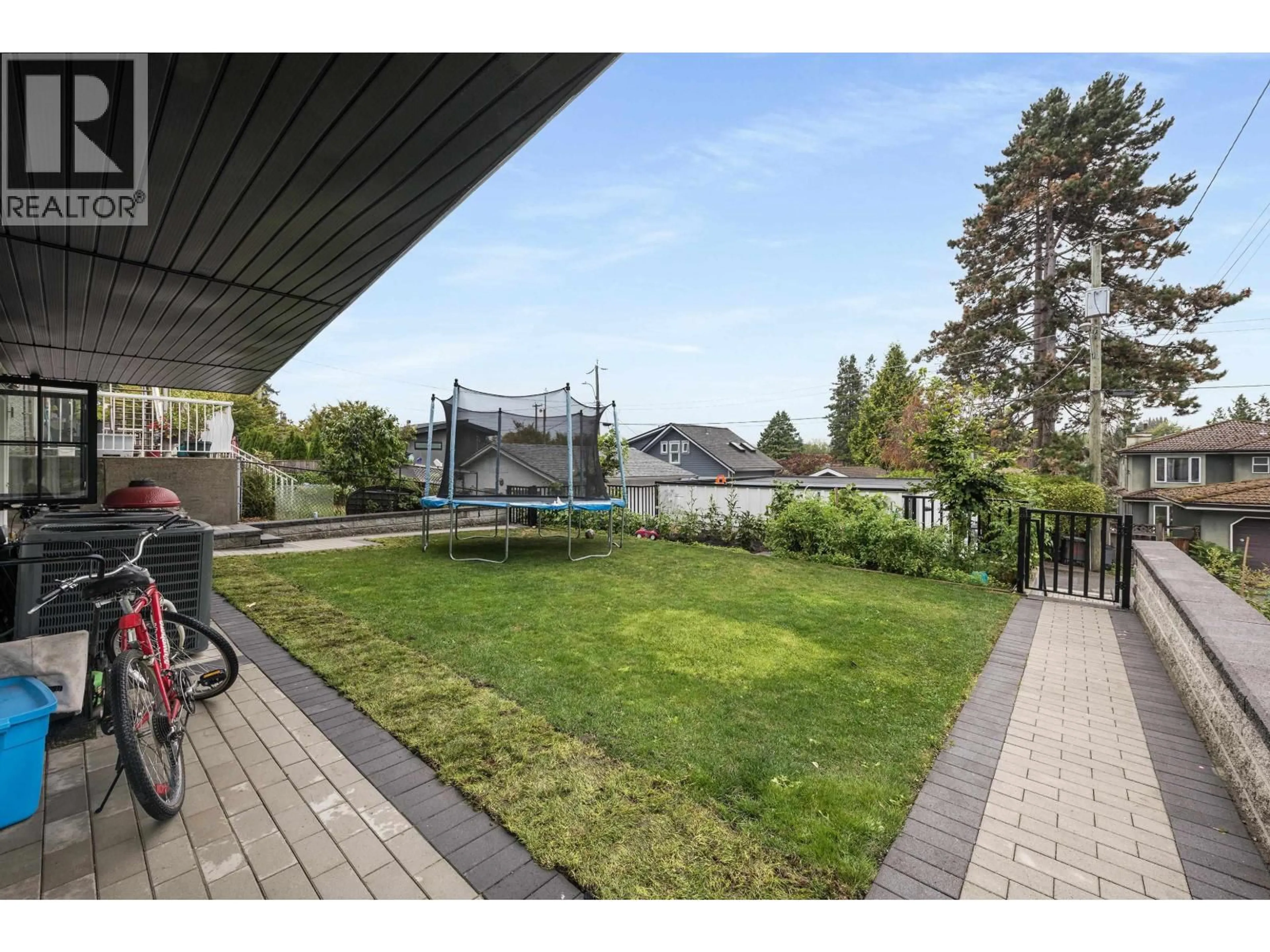 Patio, street for 2173 VANNESS AVENUE, Vancouver British Columbia V5N2M1