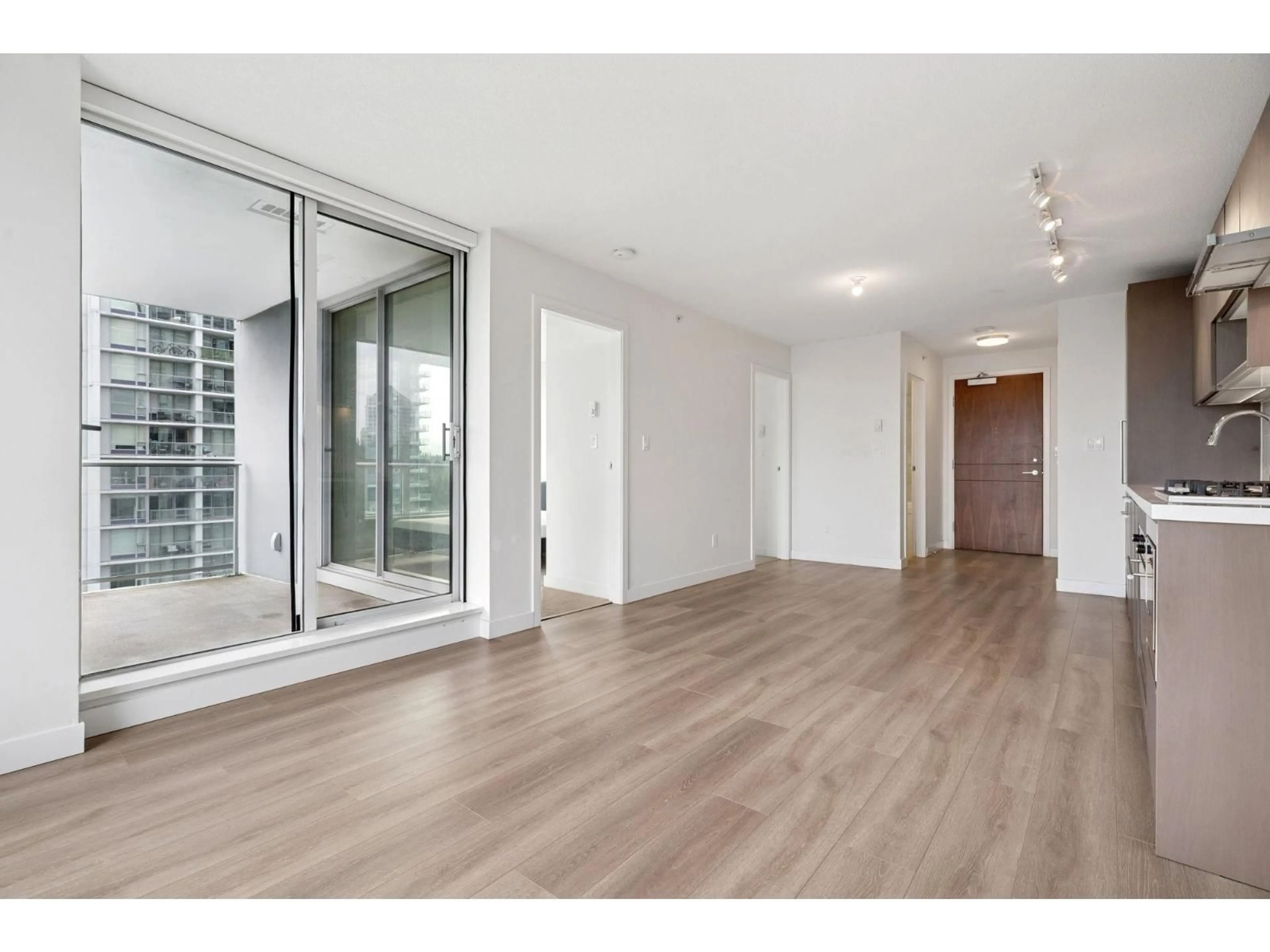 Indoor foyer for 1512 - 13696 100, Surrey British Columbia V3T0L5