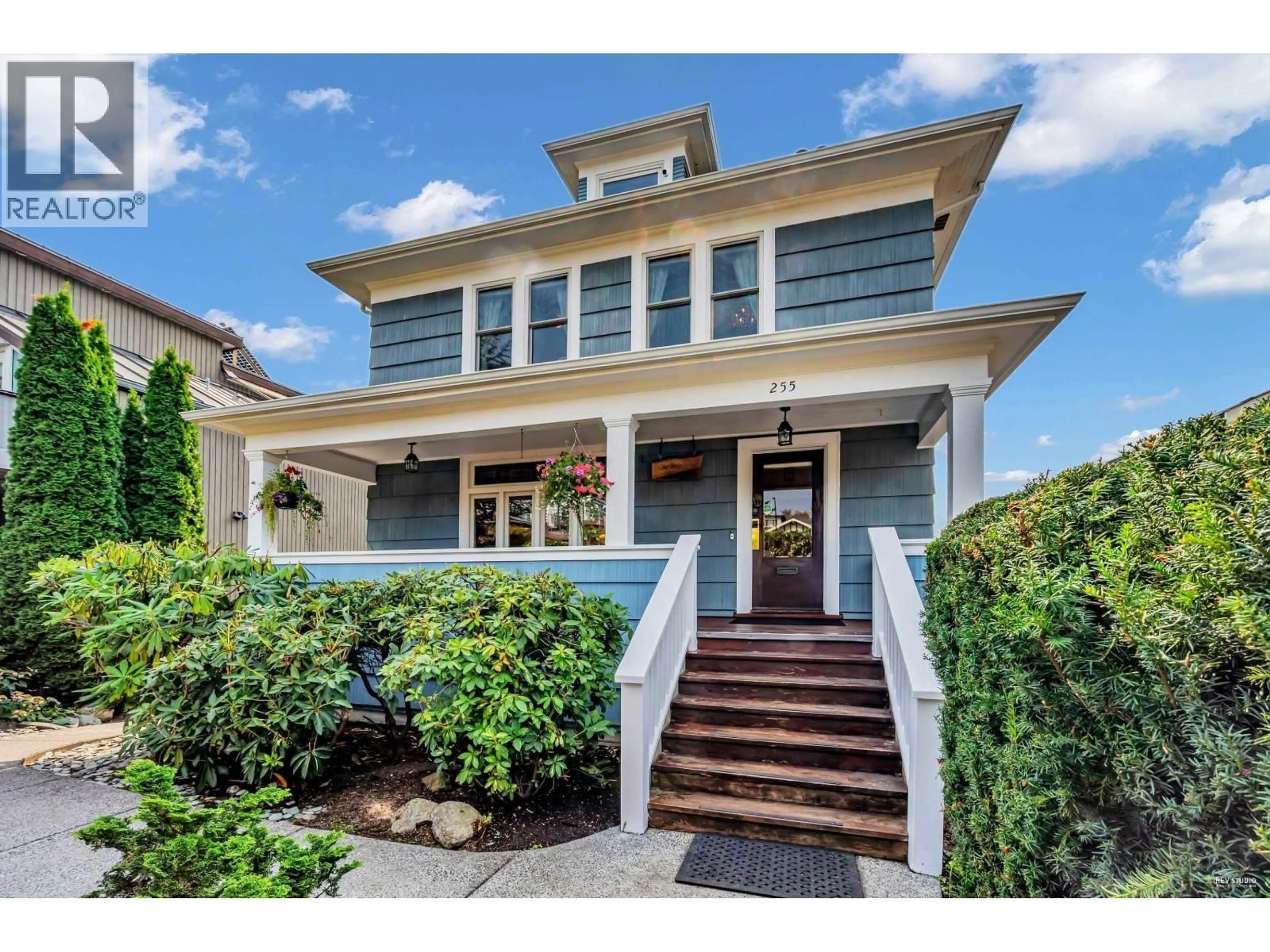 Home with vinyl exterior material, street for 255 6TH STREET, North Vancouver British Columbia V7M1K7