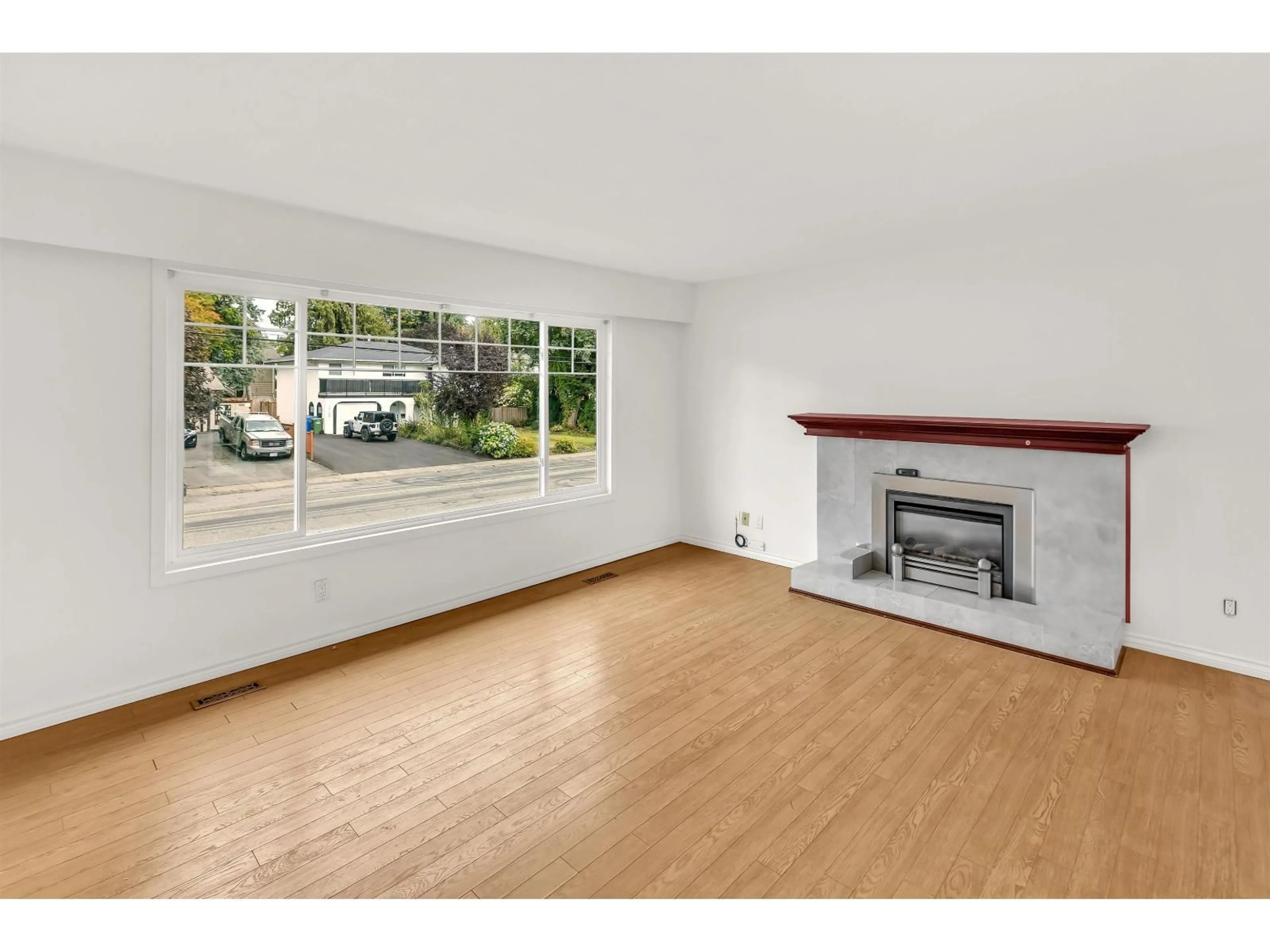A pic of a room for 2177 GUILFORD, Abbotsford British Columbia V2S4Z3