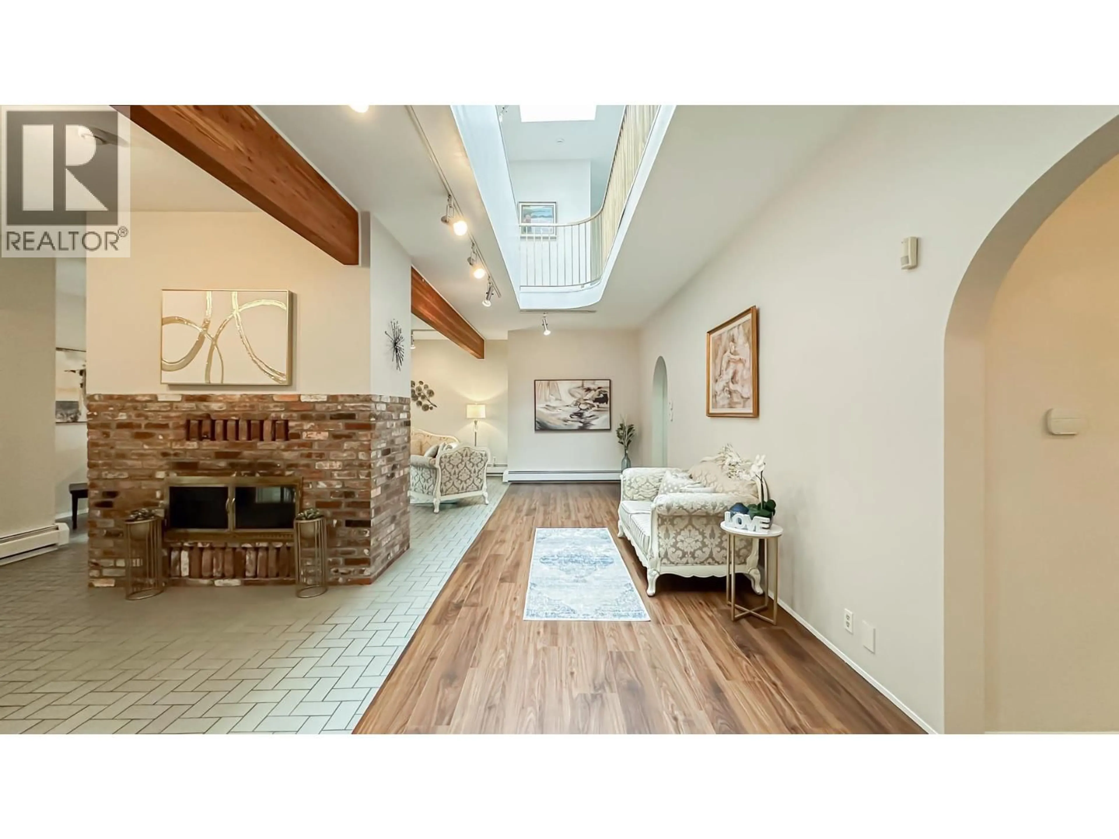 Indoor entryway for 2236 18TH AVENUE, Vancouver British Columbia V6L1A6