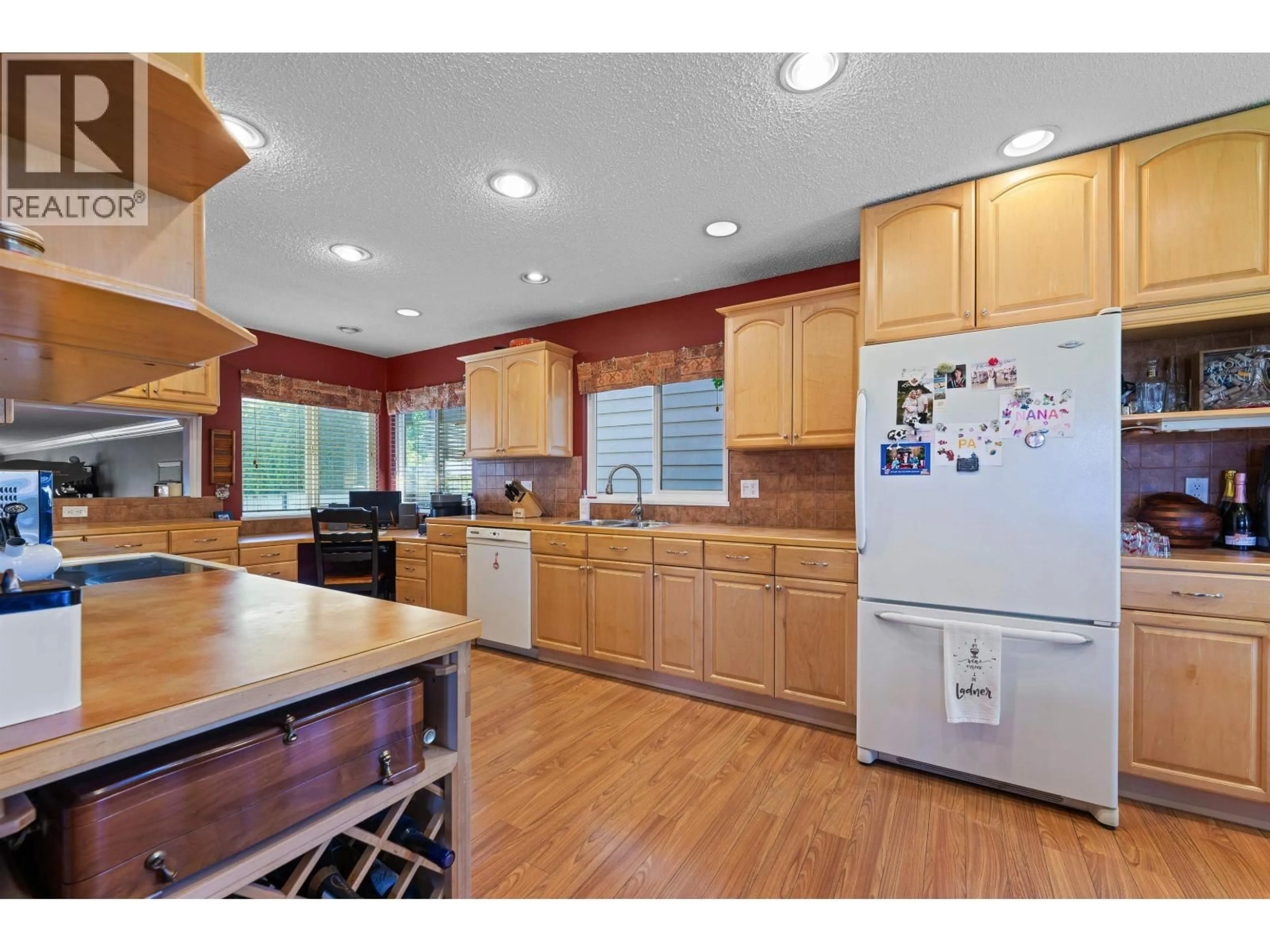Open concept kitchen, unknown for 4614 54 STREET, Ladner British Columbia V4K3V2