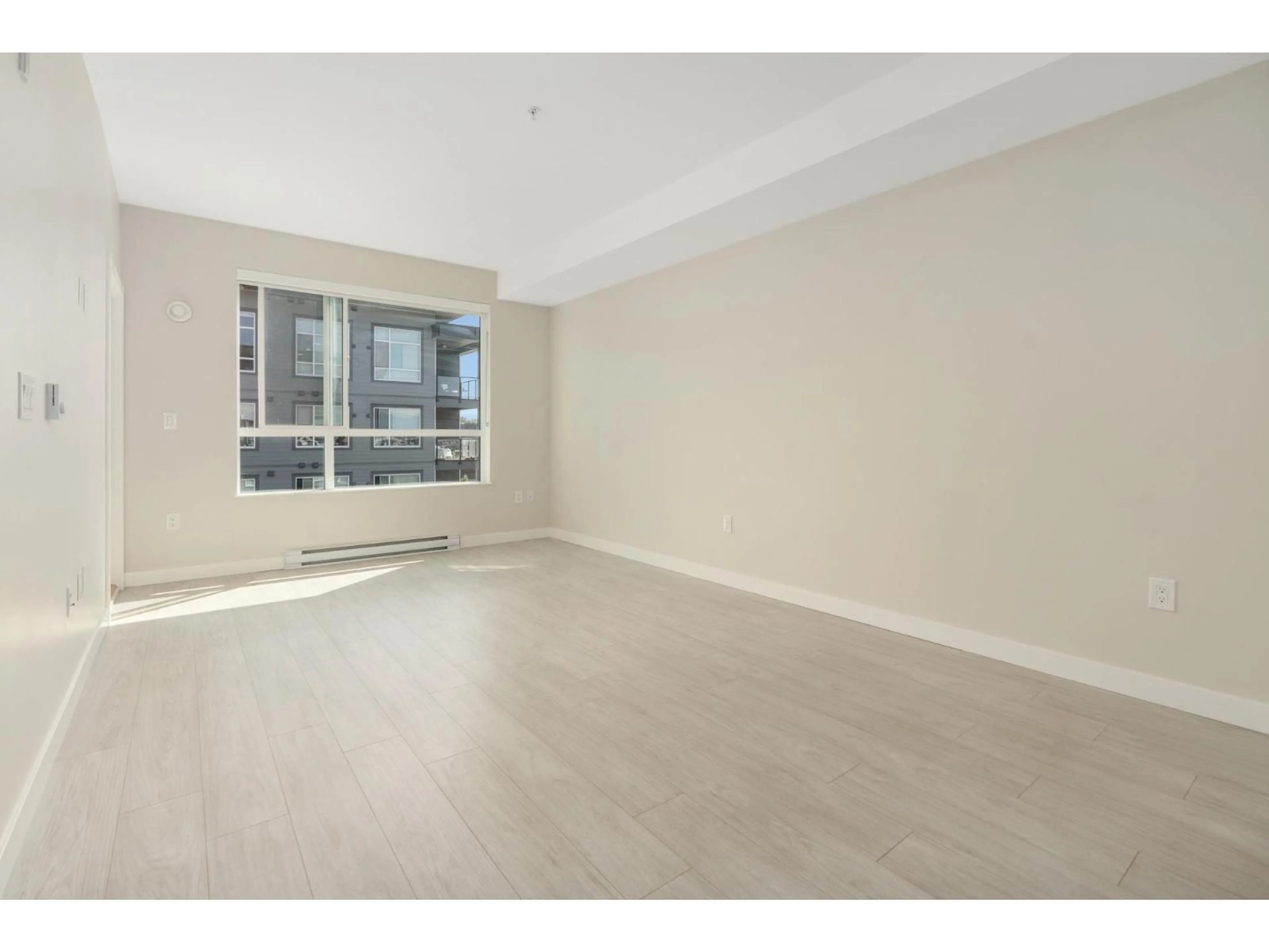 A pic of a room for B523 - 20834 80, Langley British Columbia V2Y3M6