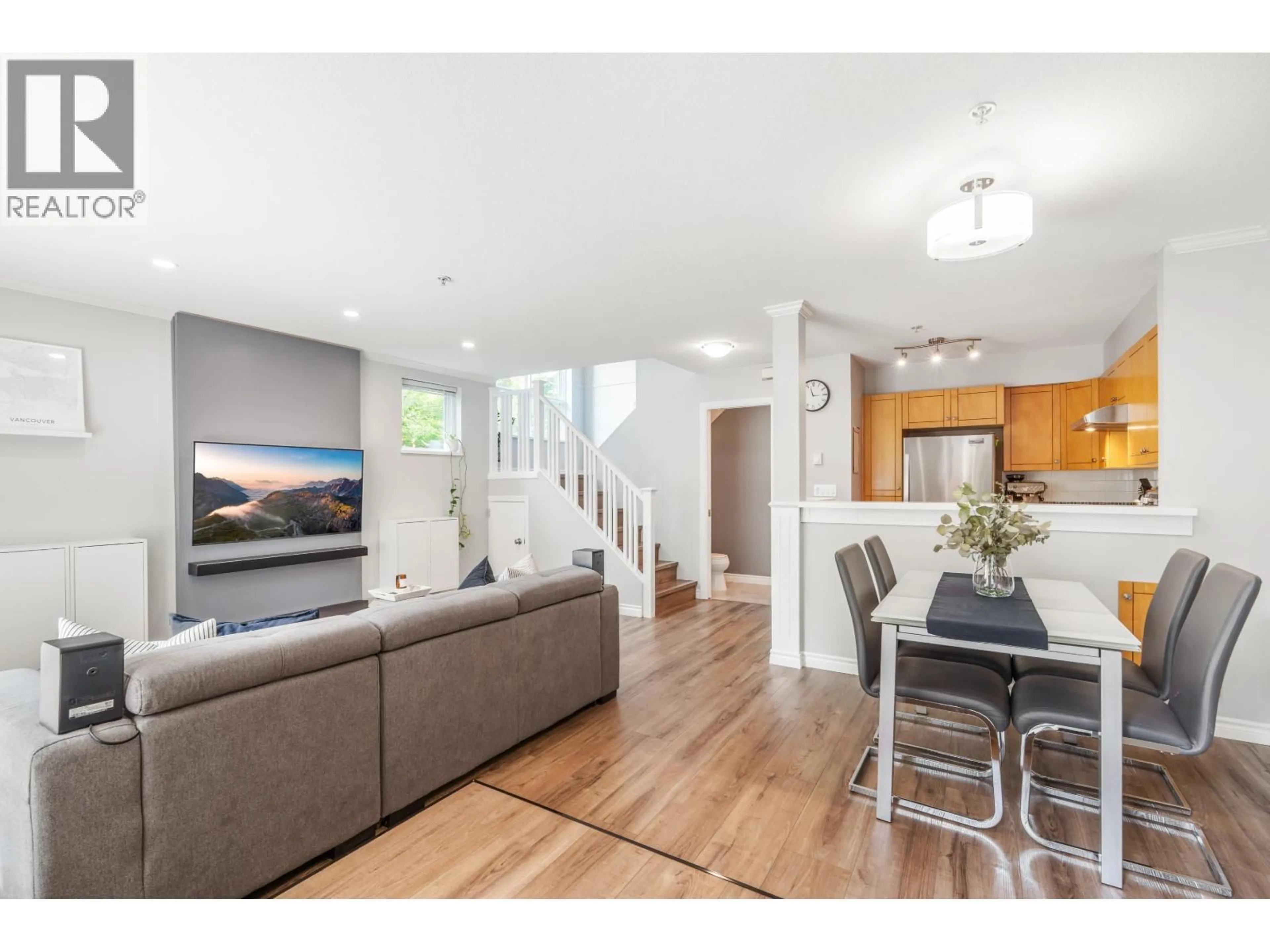 Open concept kitchen, wood/laminate floor for 26 - 7128 STRIDE AVENUE, Burnaby British Columbia V3N1T5