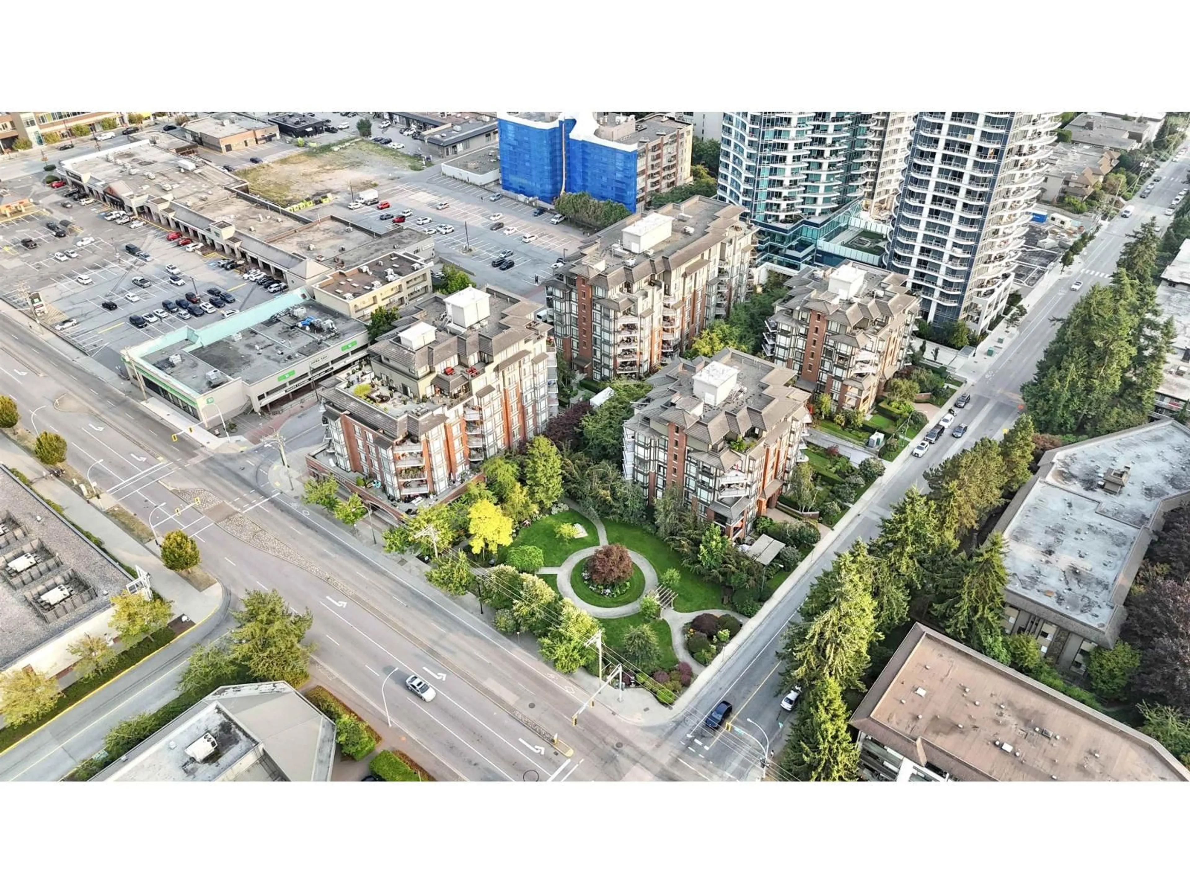 A pic from outside/outdoor area/front of a property/back of a property/a pic from drone, city buildings view from balcony for 603 - 1550 MARTIN, White Rock British Columbia V4B5M3
