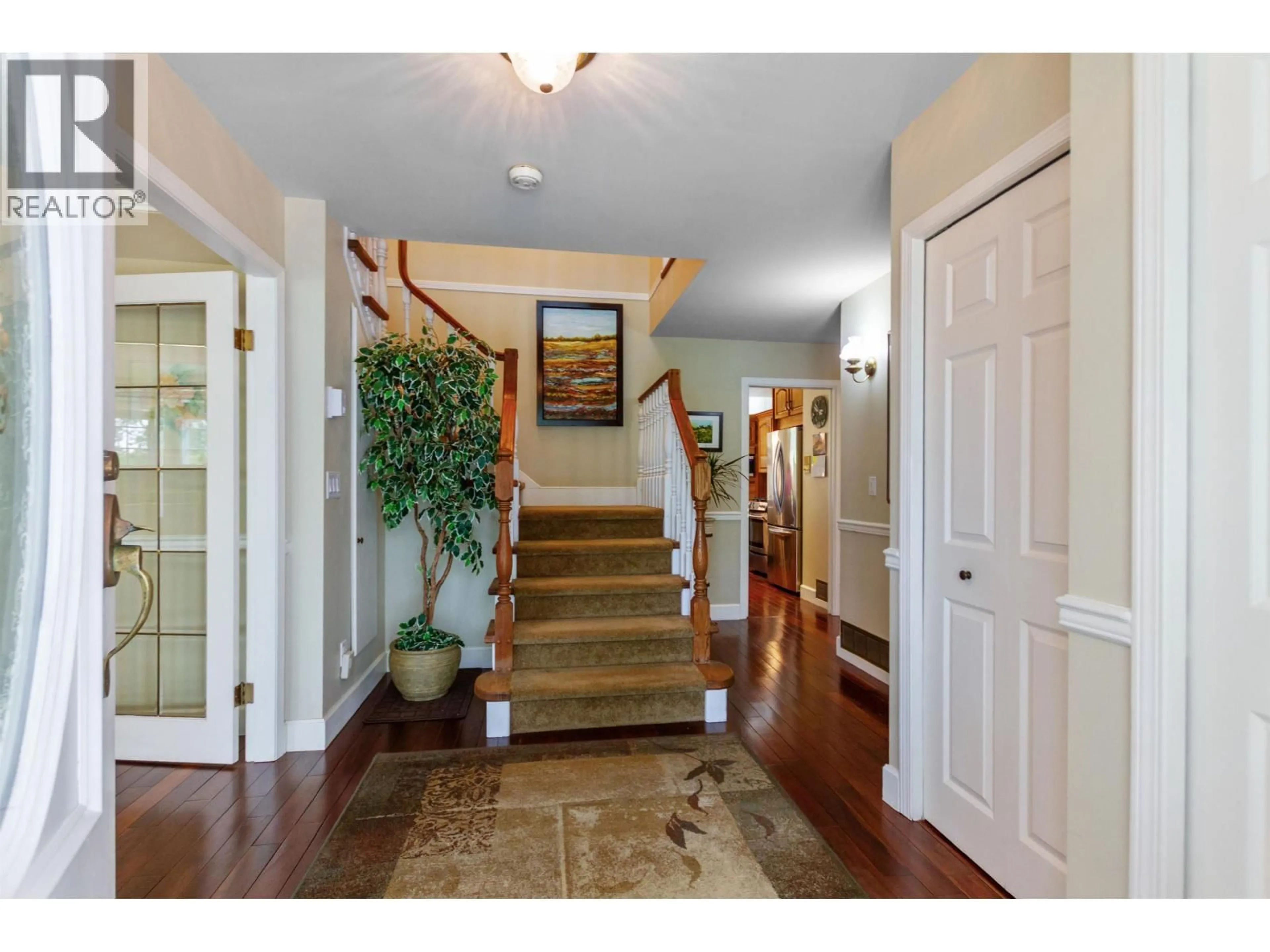 Indoor entryway for 408 RIVERVIEW CRESCENT, Coquitlam British Columbia V3C2X3