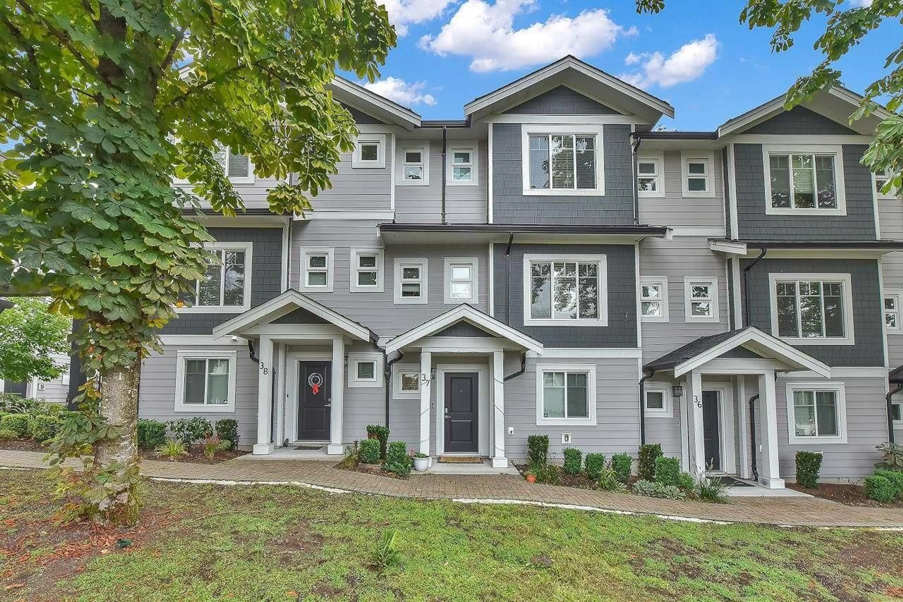 Home with vinyl exterior material, street for 37 - 6188 141, Surrey British Columbia V3X0J7