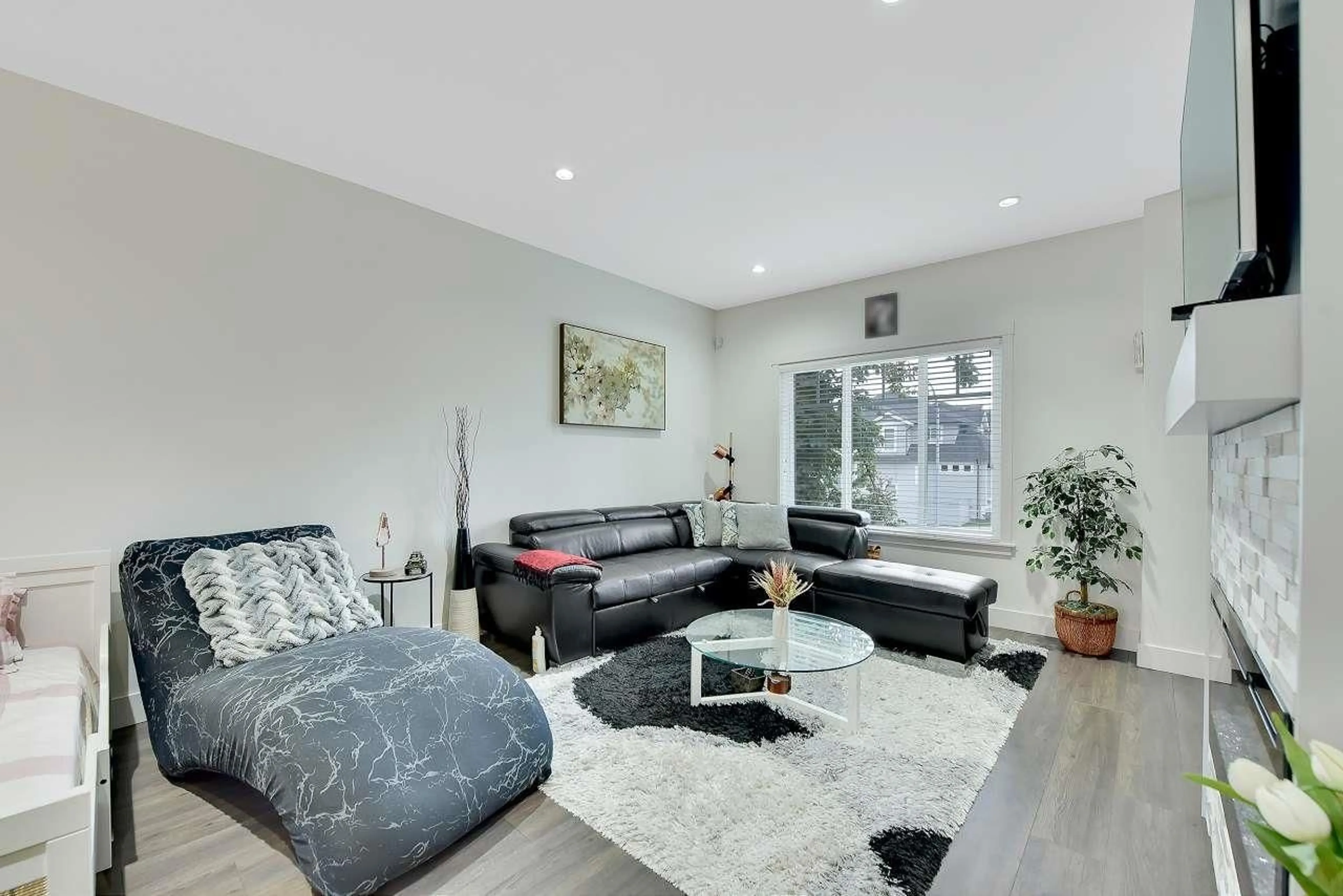 Living room with furniture, unknown for 37 - 6188 141, Surrey British Columbia V3X0J7