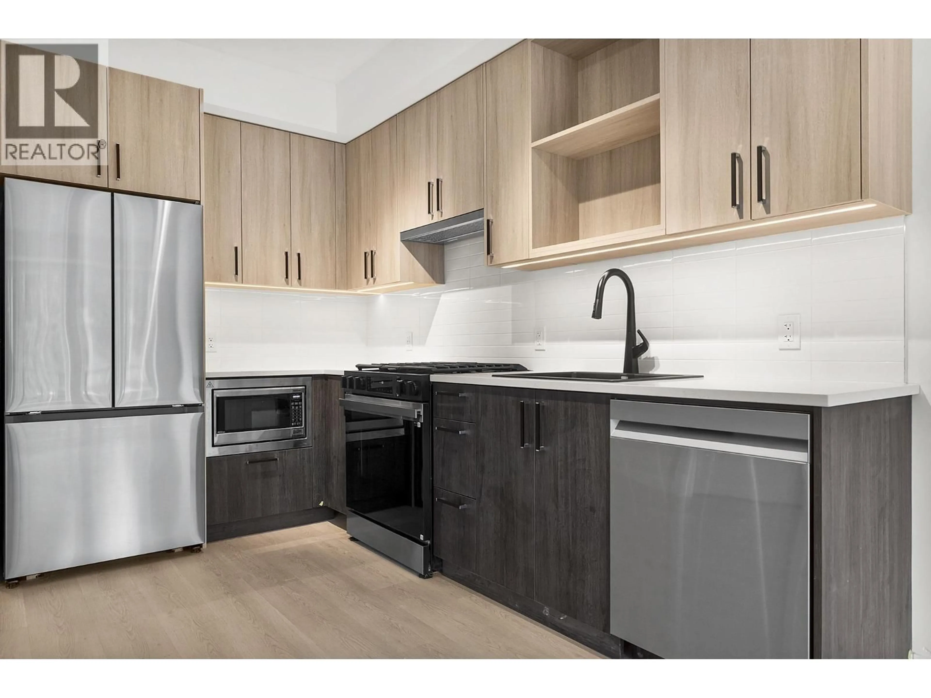 Standard kitchen, wood/laminate floor for 317 - 2002 ST. GEORGE STREET, Port Moody British Columbia V3H0N4