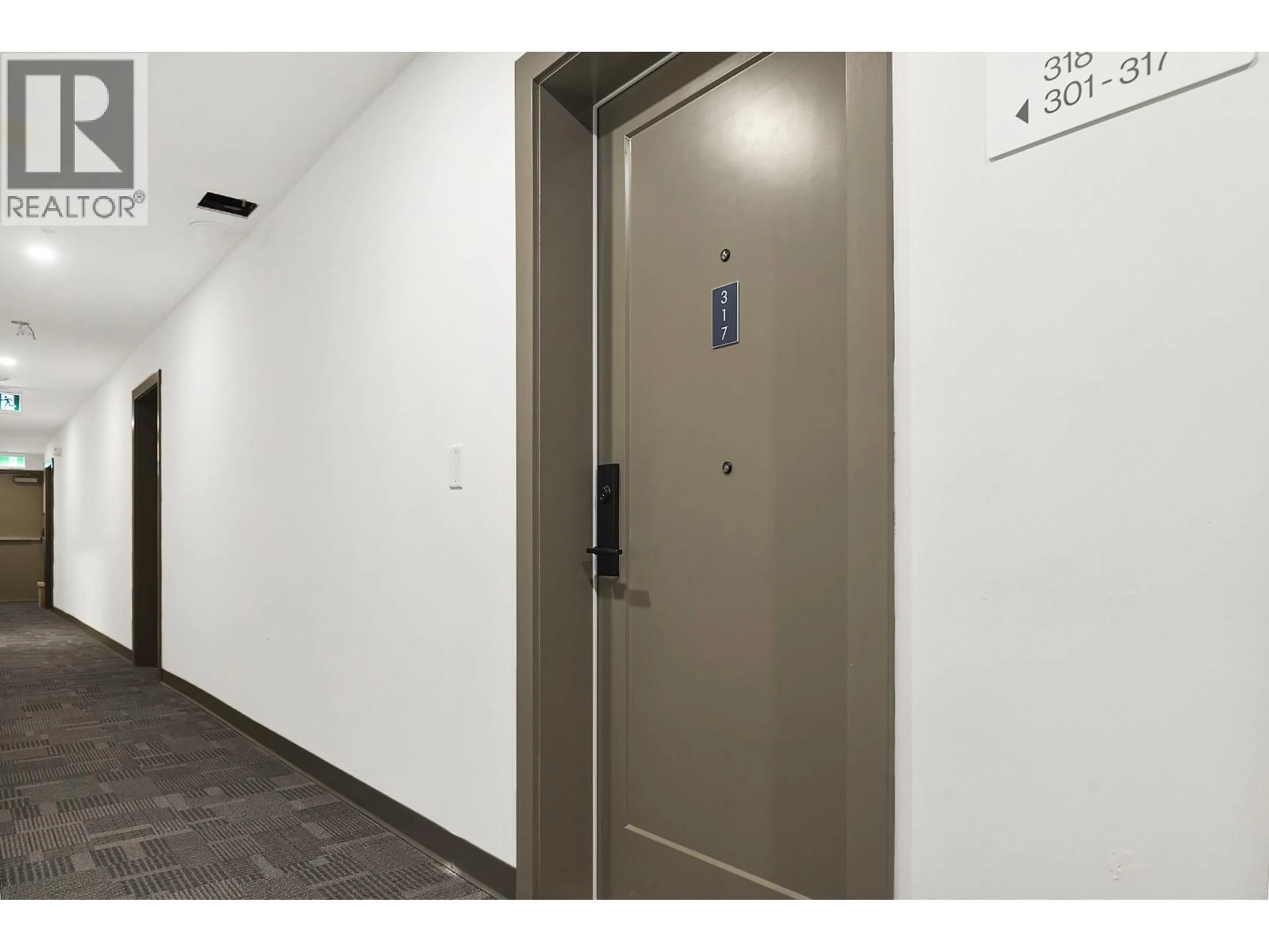 Indoor foyer for 317 - 2002 ST. GEORGE STREET, Port Moody British Columbia V3H0N4