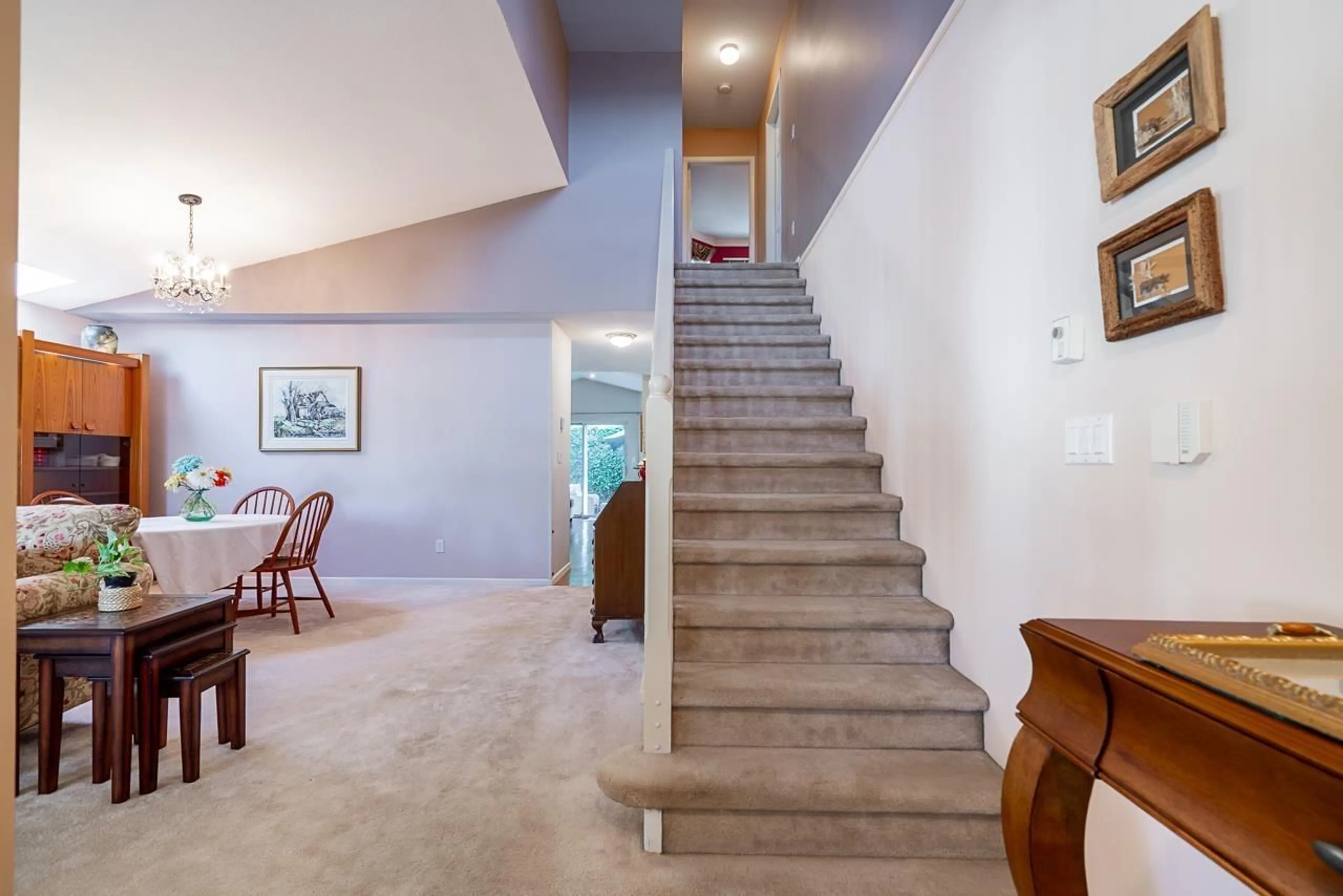 Indoor foyer for 142 - 9208 208, Langley British Columbia V1M2M9