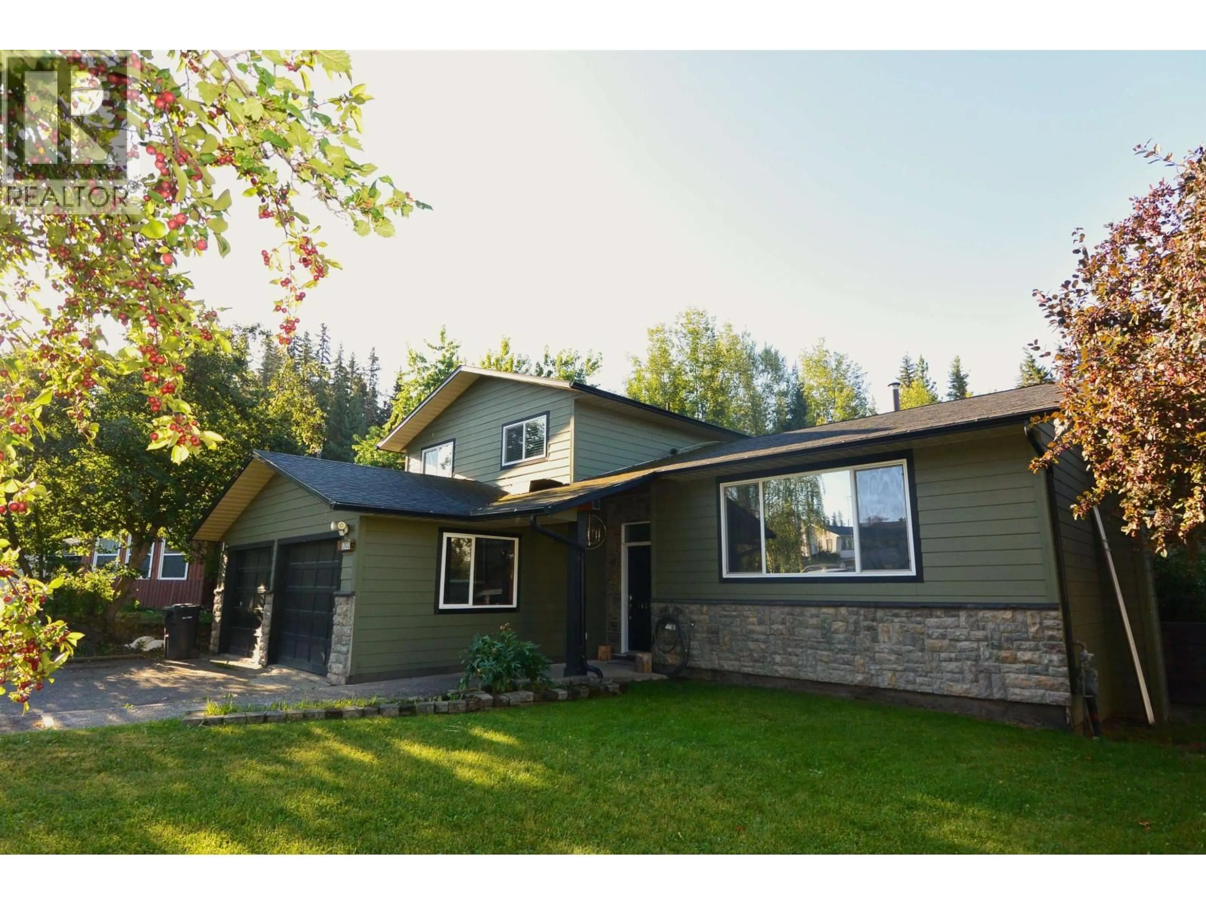 Home with vinyl exterior material, street for 3020 NADINA WAY, Houston British Columbia V0J1Z1