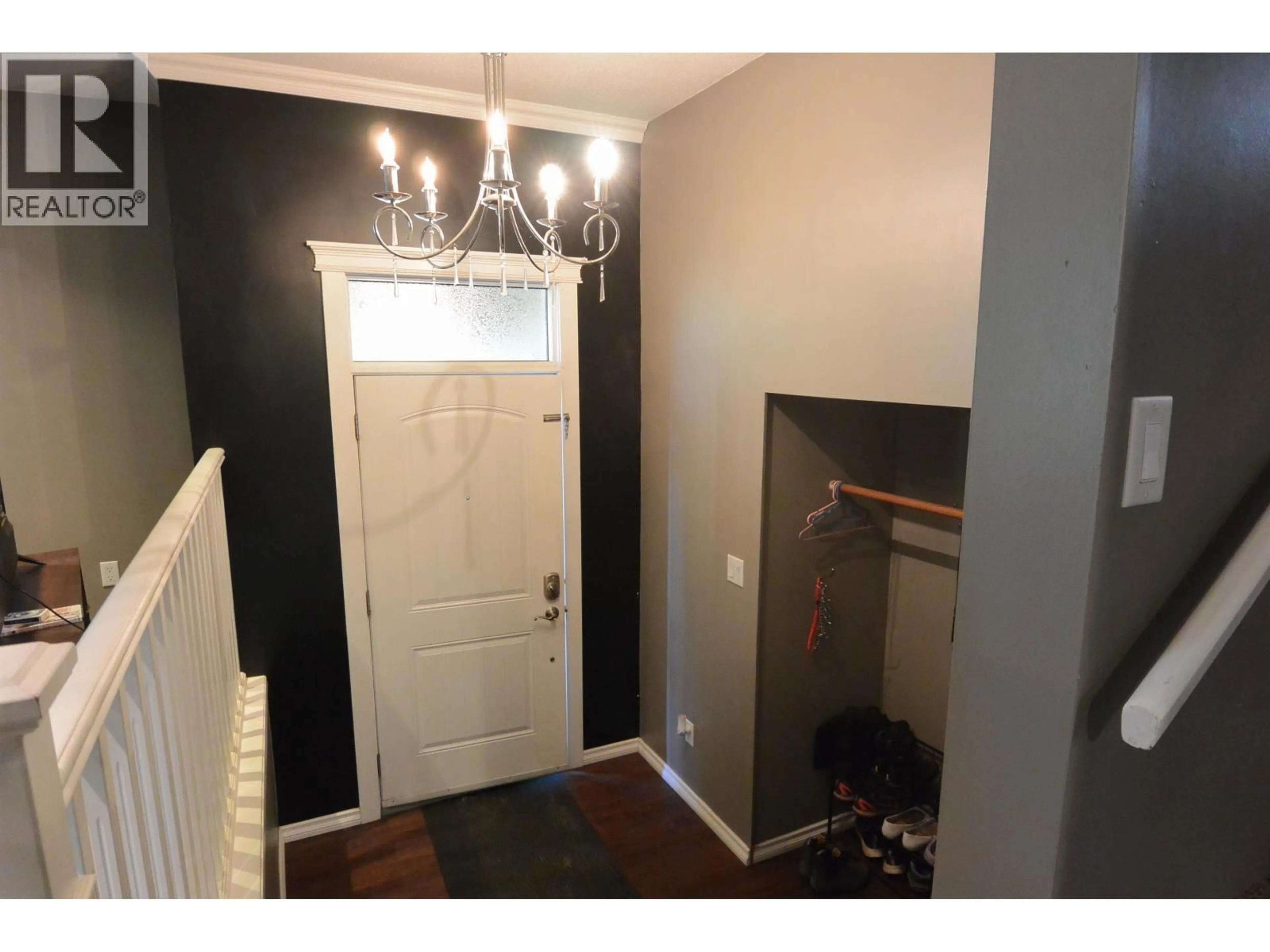 Indoor entryway for 3020 NADINA WAY, Houston British Columbia V0J1Z1