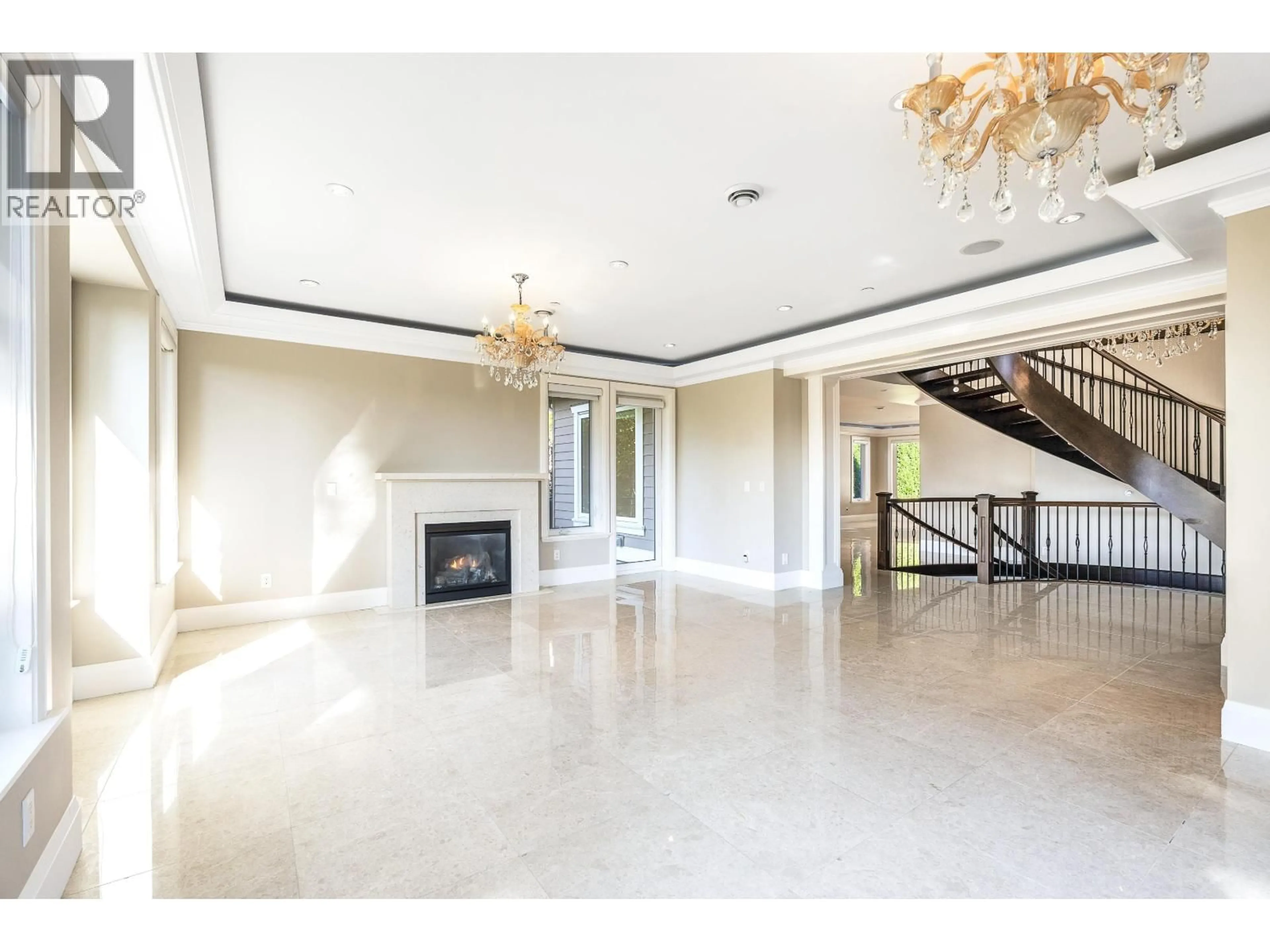 Indoor foyer for 775 WESTCOT PLACE, West Vancouver British Columbia V7S1P1