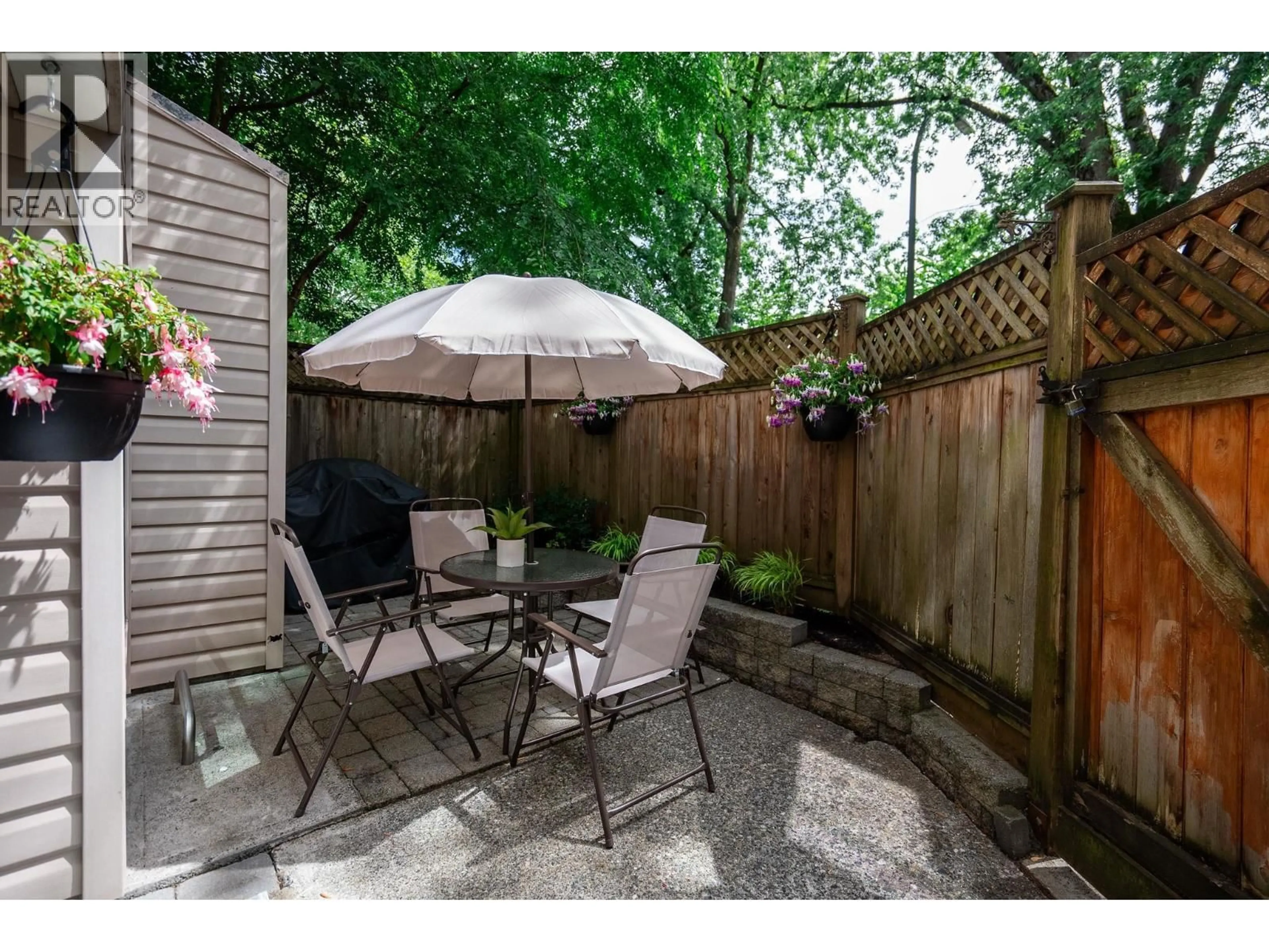 Patio, street for 106 - 825 7TH AVENUE, Vancouver British Columbia V5T1P4