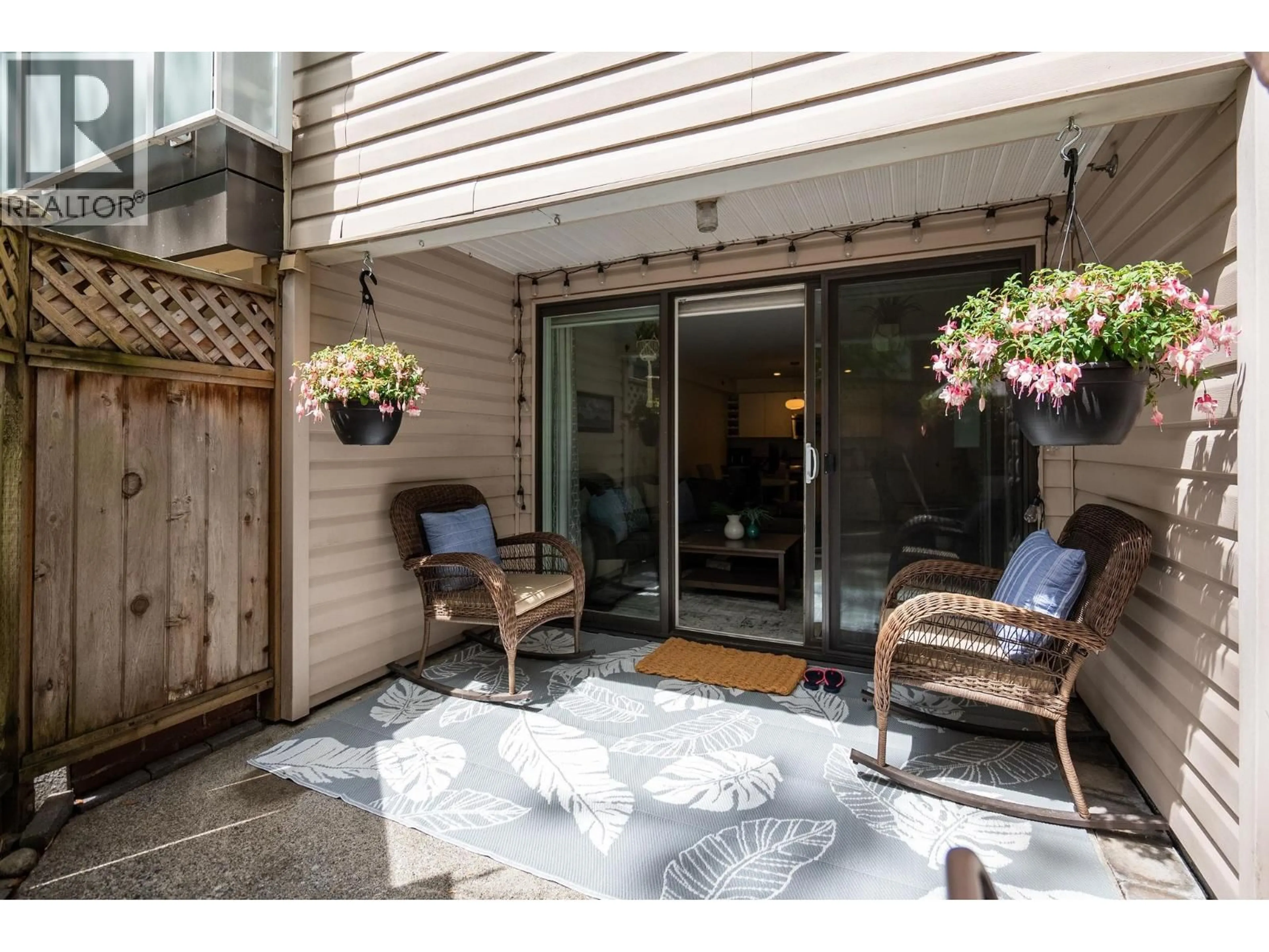 Patio, street for 106 - 825 7TH AVENUE, Vancouver British Columbia V5T1P4