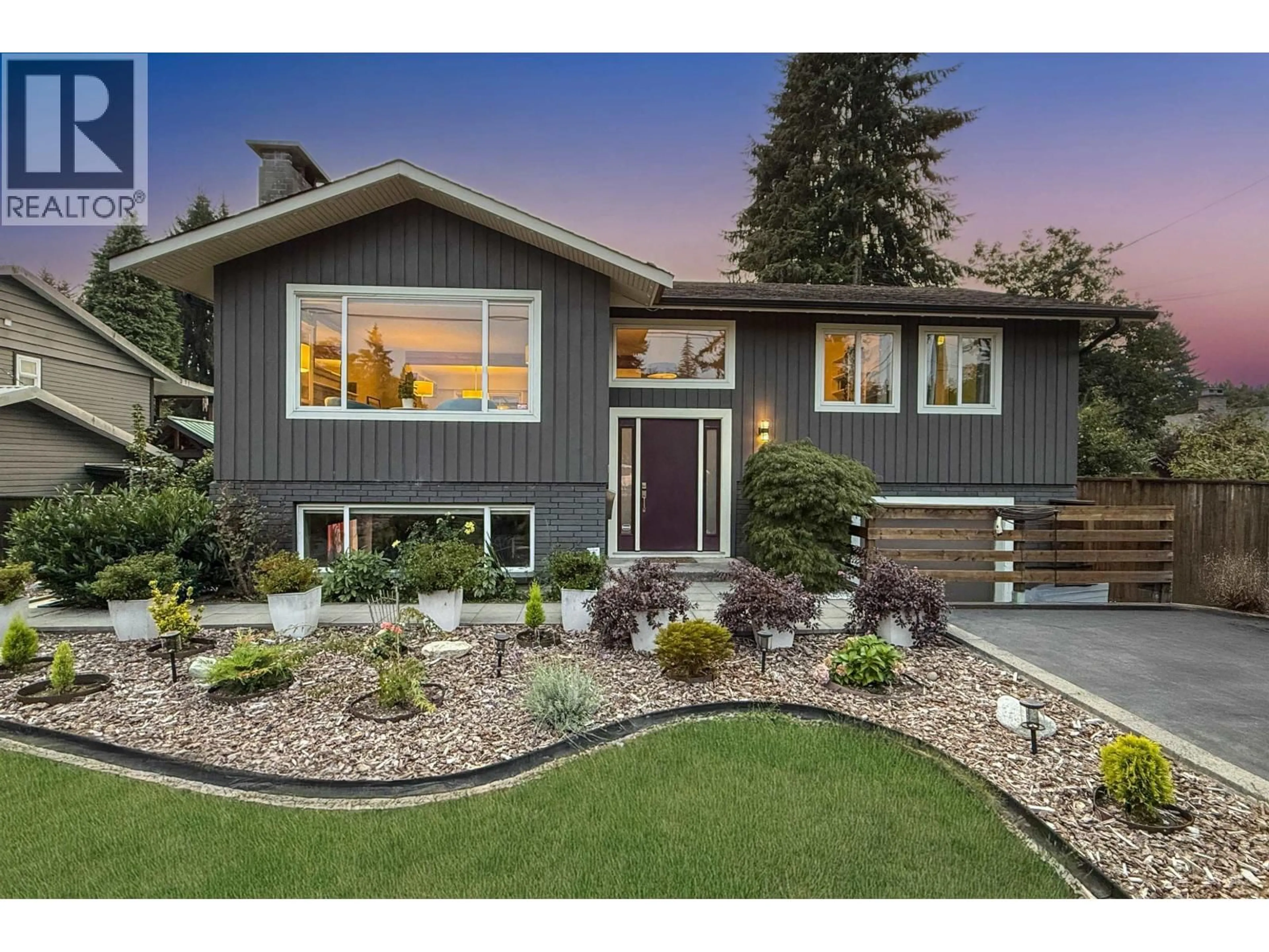 Home with vinyl exterior material, street for 12209 214 STREET, Maple Ridge British Columbia V2X5E3