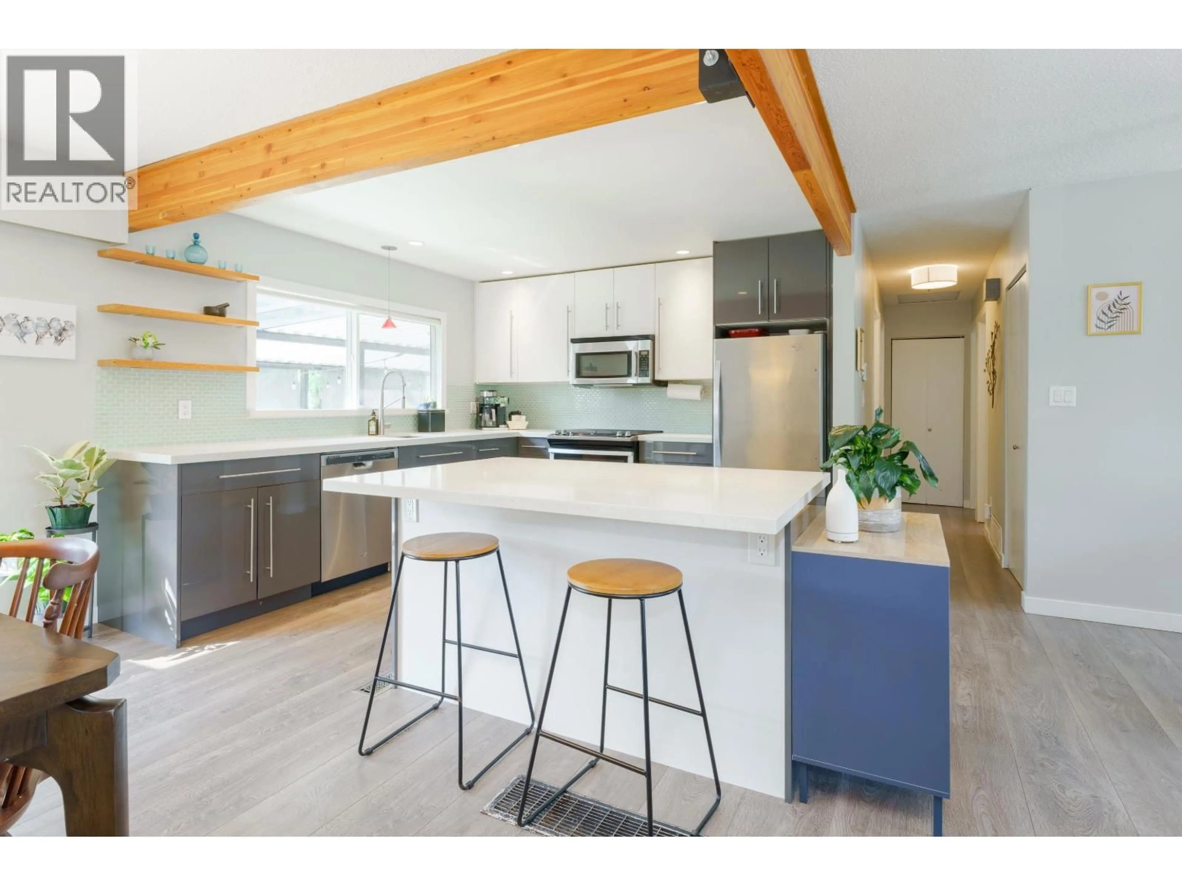 Open concept kitchen, unknown for 12209 214 STREET, Maple Ridge British Columbia V2X5E3