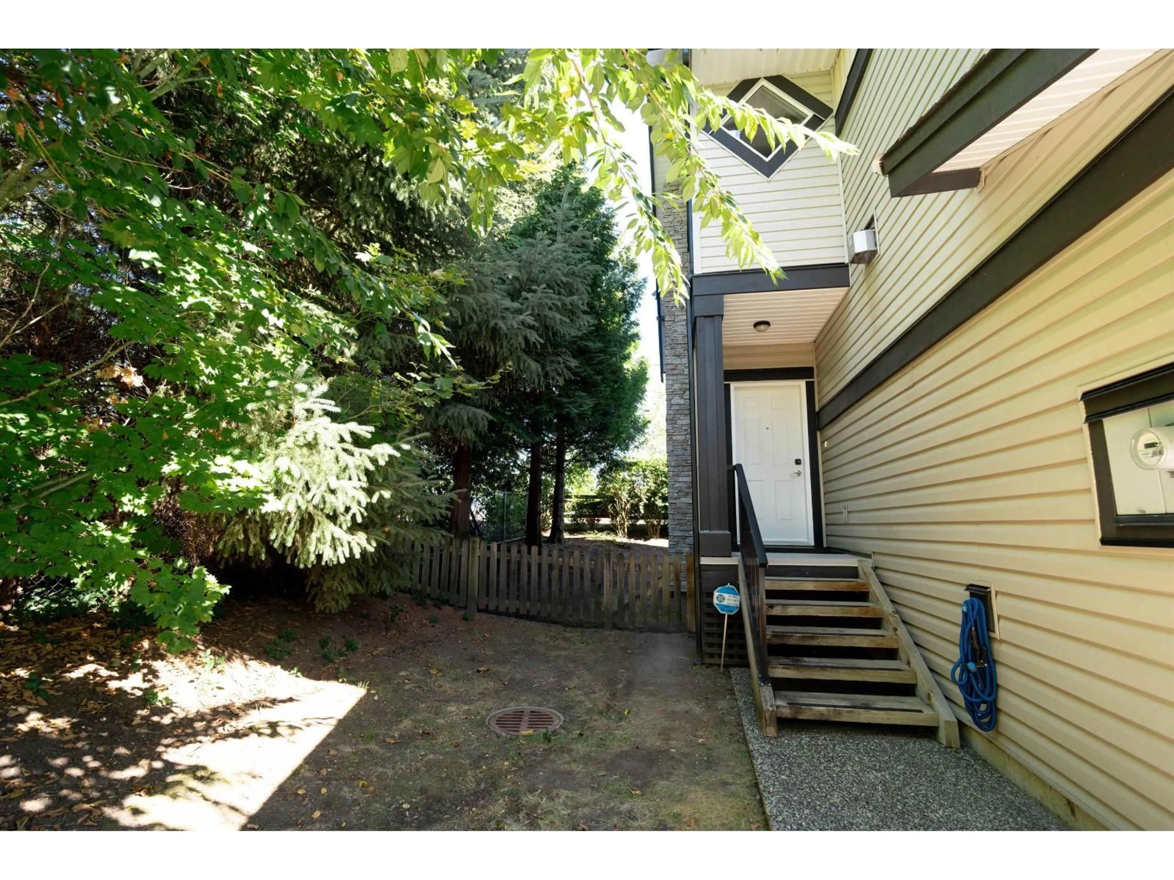 Patio, street for 8 - 19932 70, Langley British Columbia V2Y3C6