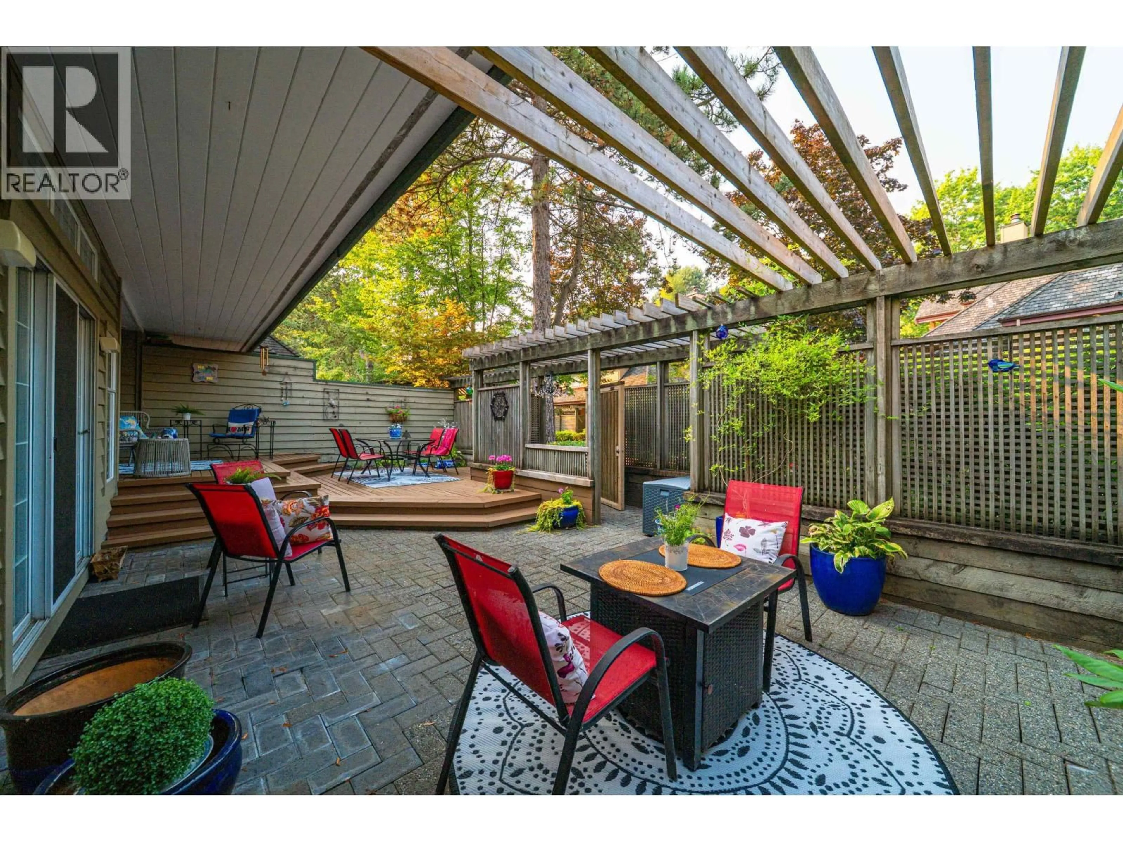 Patio, street for 3945 CREEKSIDE PLACE, Burnaby British Columbia V5G4R3