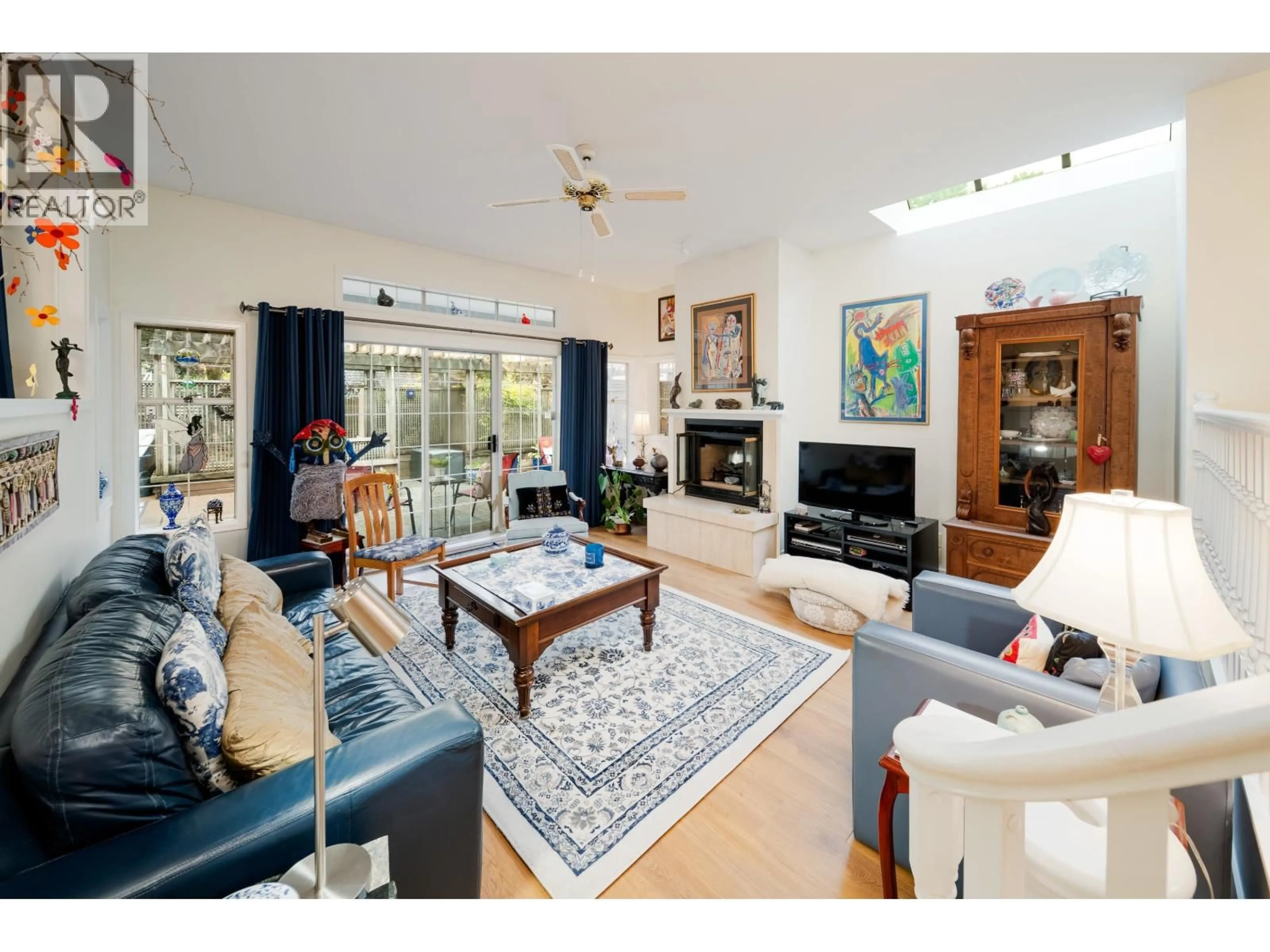 Living room with furniture, unknown for 3945 CREEKSIDE PLACE, Burnaby British Columbia V5G4R3