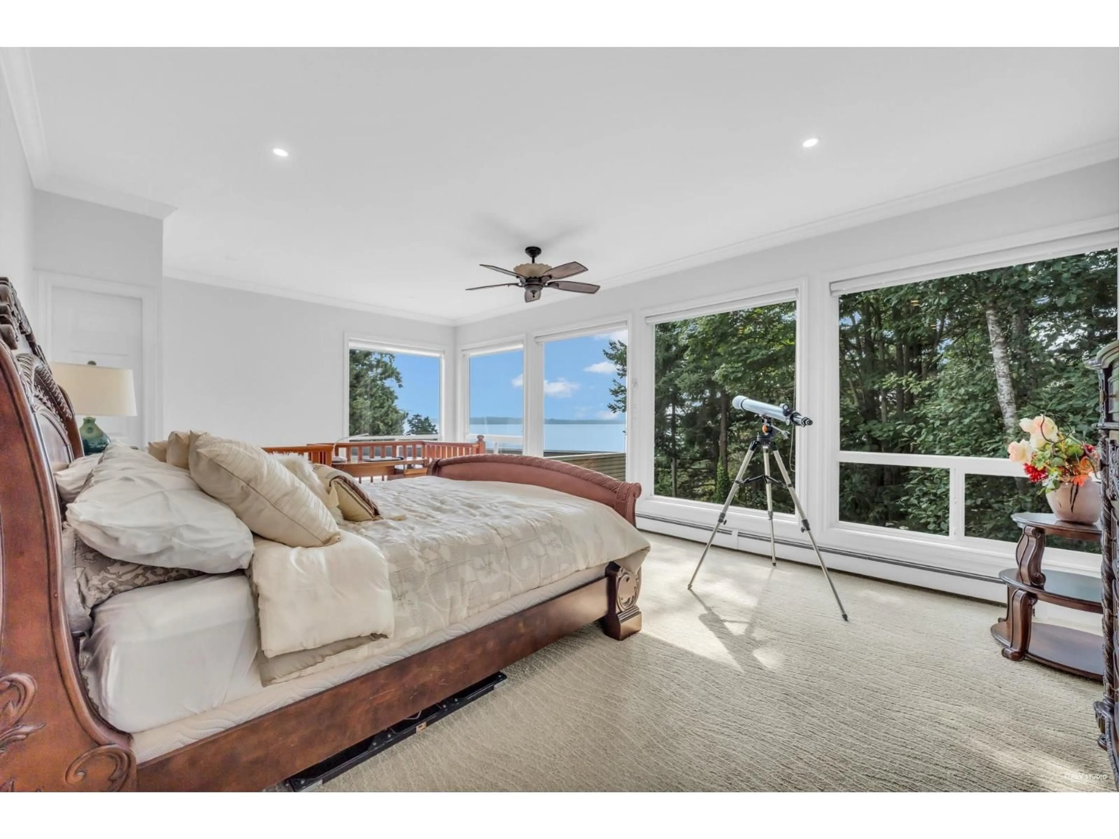 A pic of a room for 14104 MARINE, White Rock British Columbia V4B1A7