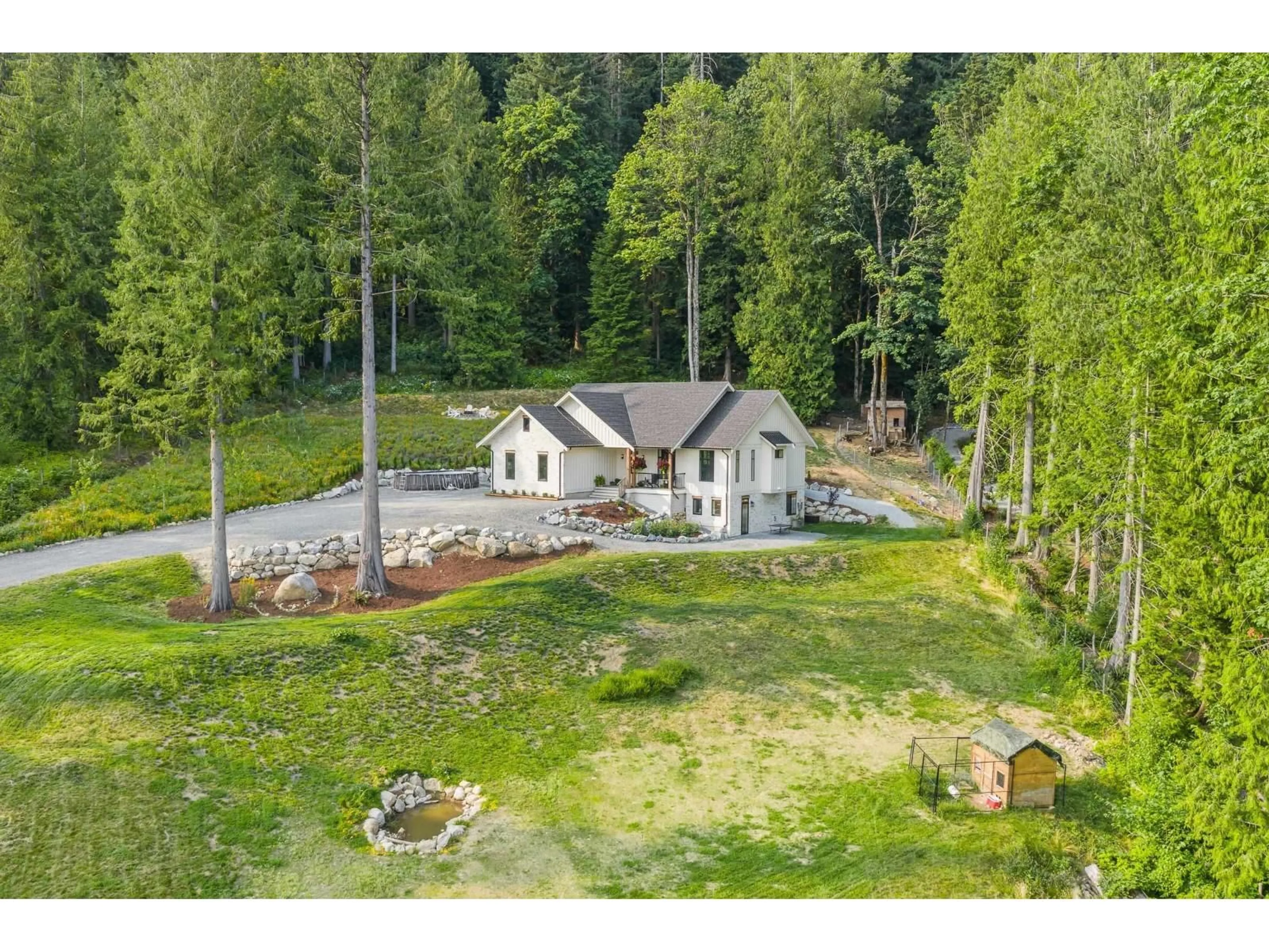 A pic from outside/outdoor area/front of a property/back of a property/a pic from drone, unknown for 33593 RICHARDS, Mission British Columbia V2V7E4