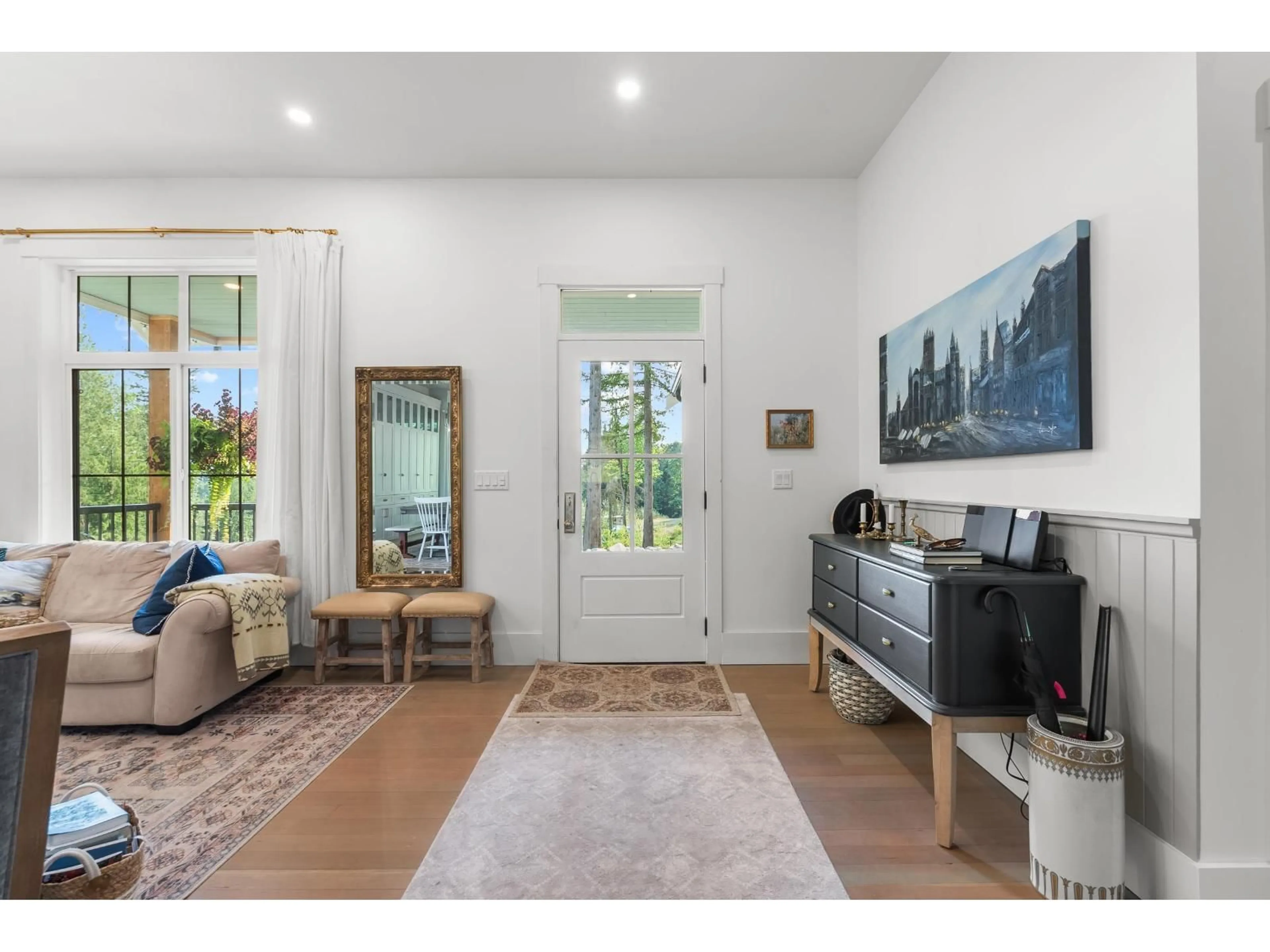 Indoor entryway for 33593 RICHARDS, Mission British Columbia V2V7E4
