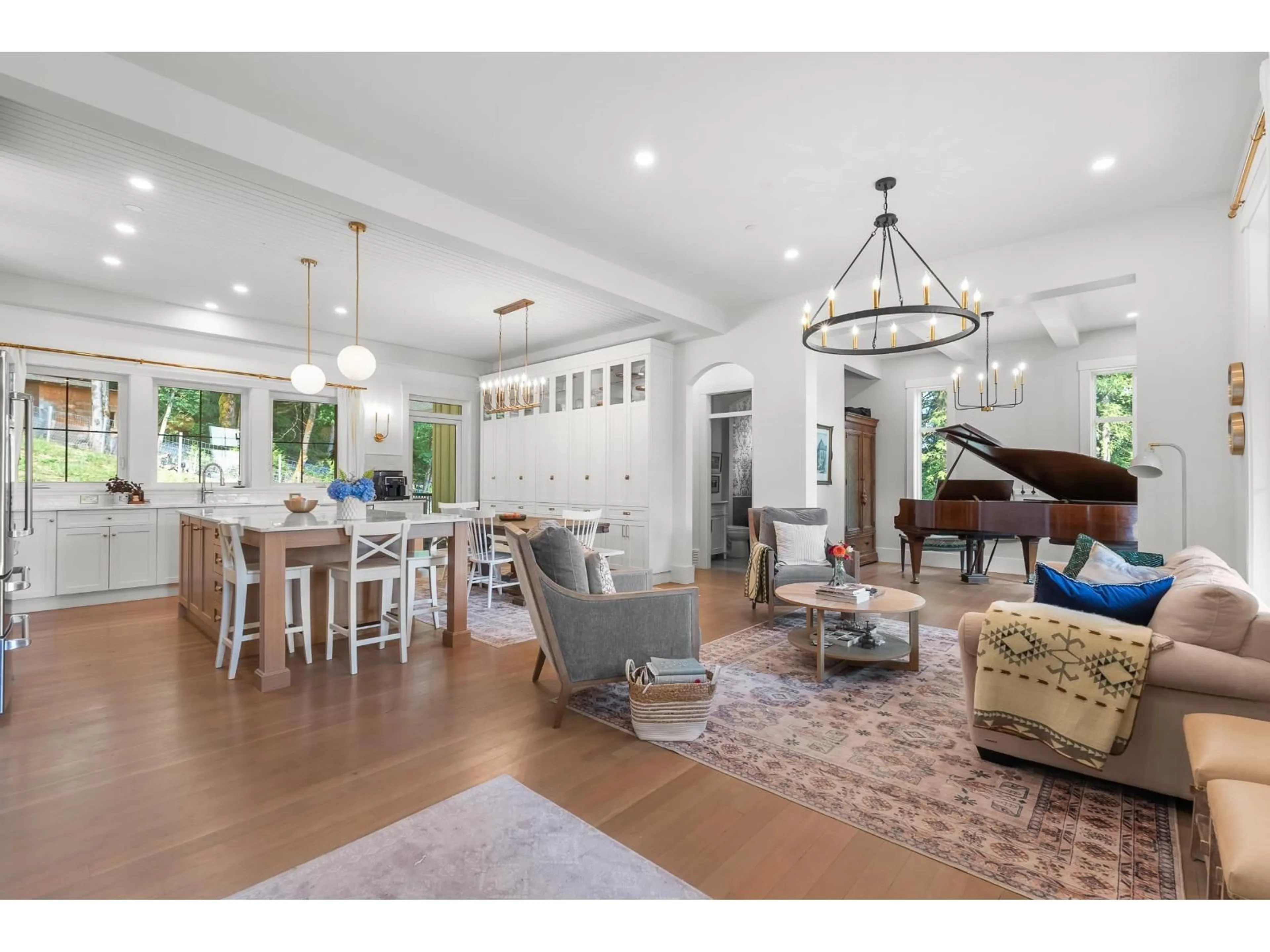 Open concept kitchen, unknown for 33593 RICHARDS, Mission British Columbia V2V7E4