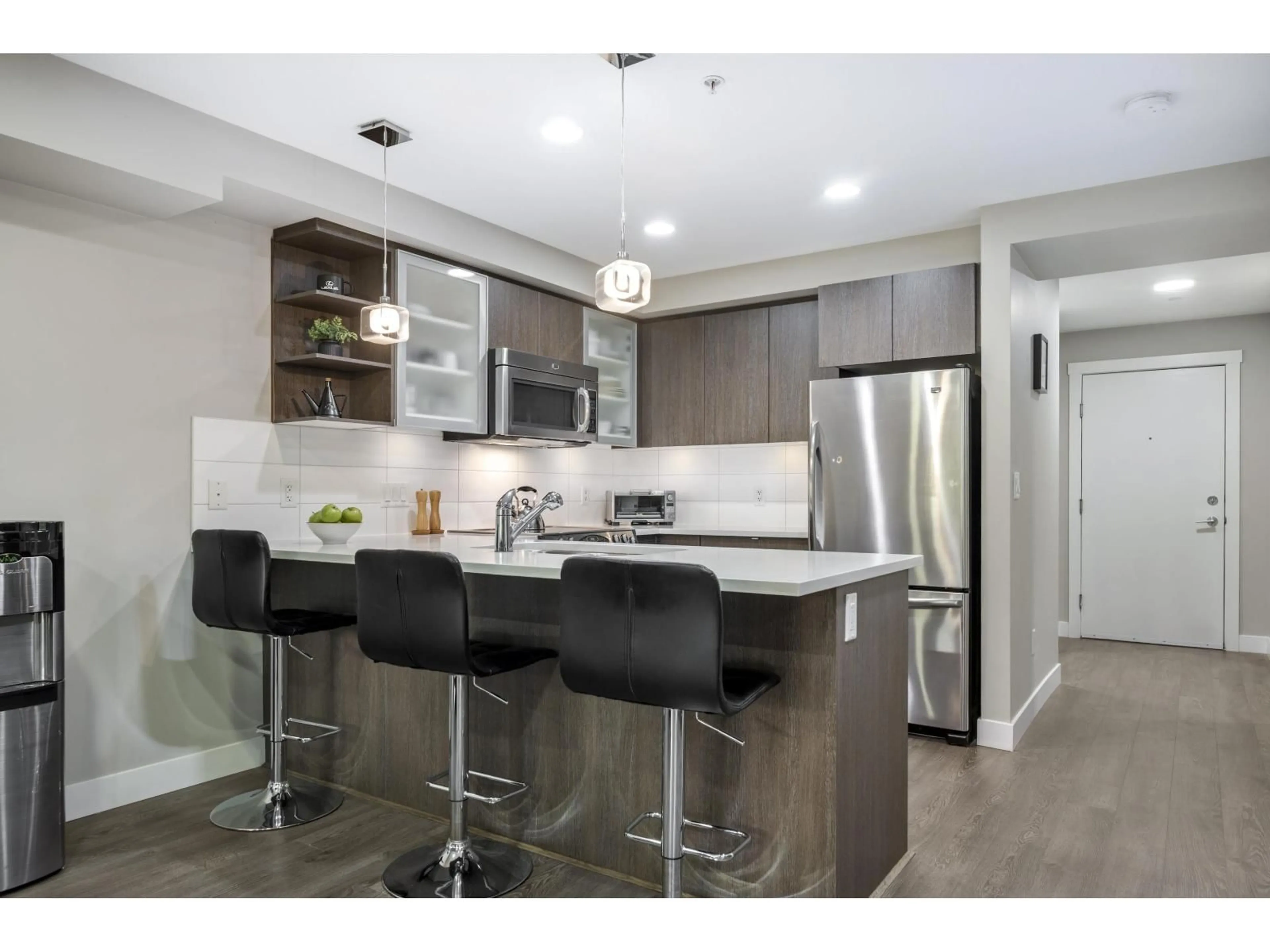 Open concept kitchen, unknown for 204 - 19936 56, Langley British Columbia V3A0E1