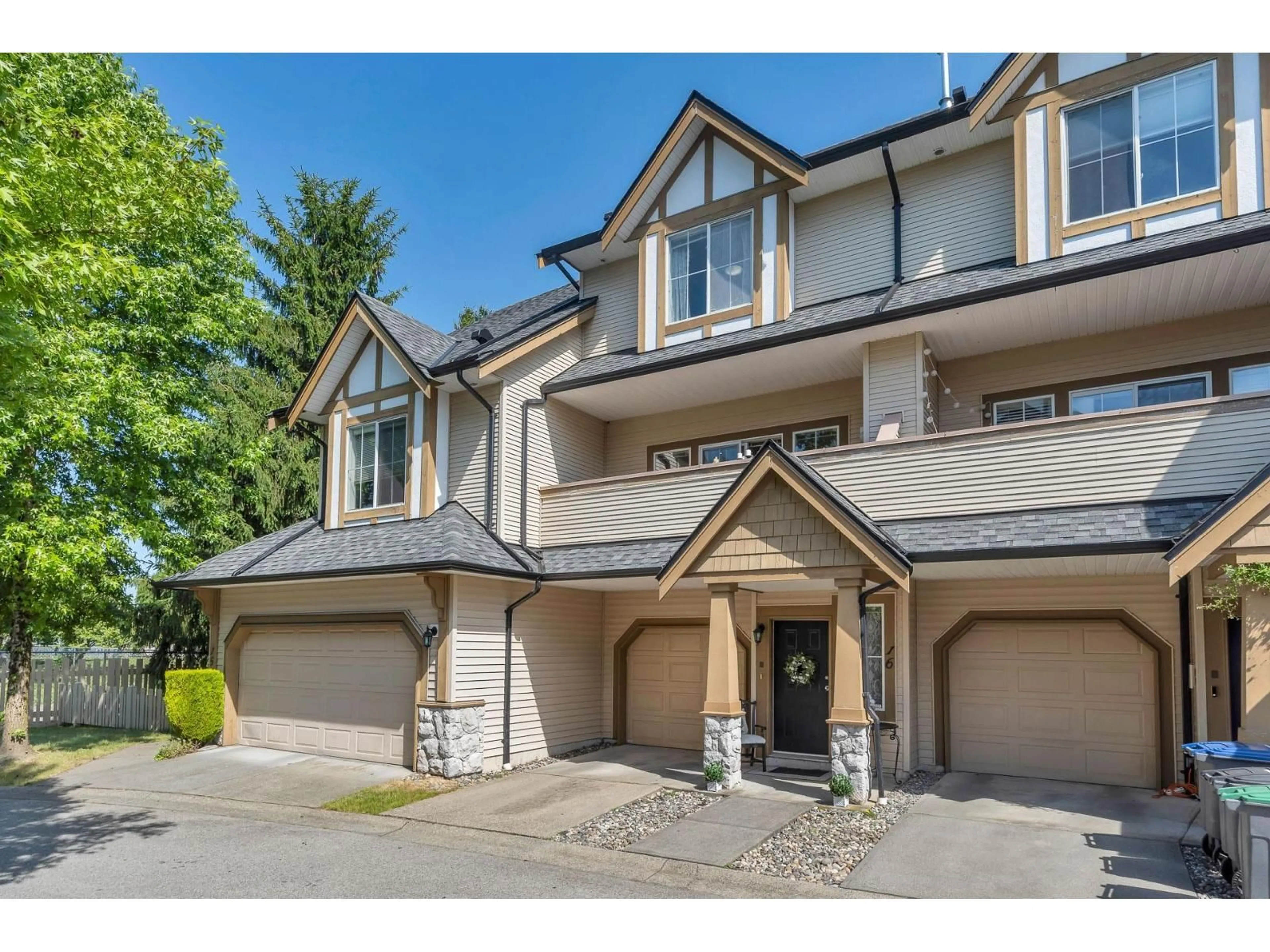 Unknown for 16 - 18707 65, Surrey British Columbia V3S9H2